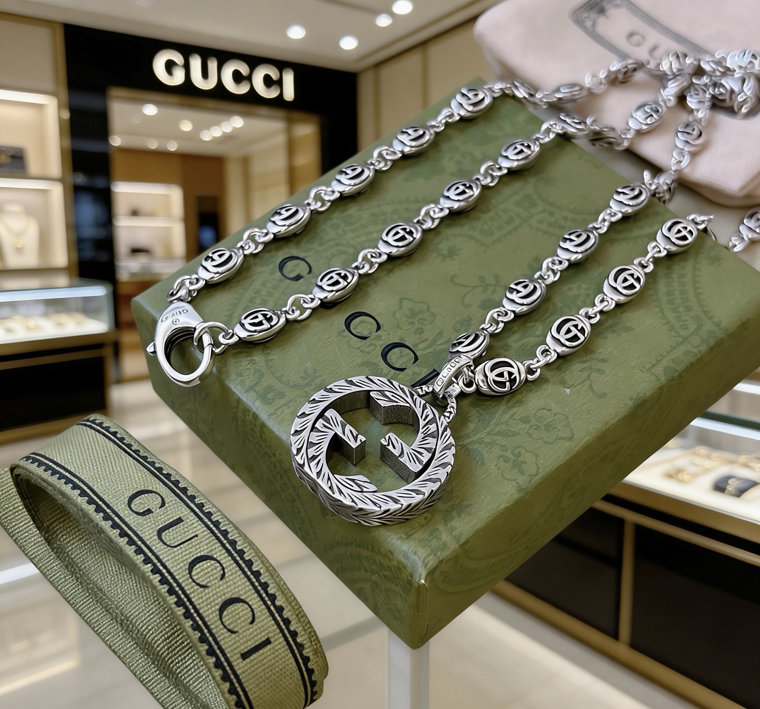 Gucci 𝐆𝐮𝐜𝐜𝐢古驰项链最新款链条档次更高 Anger Forest系列双G戒指环古驰项链