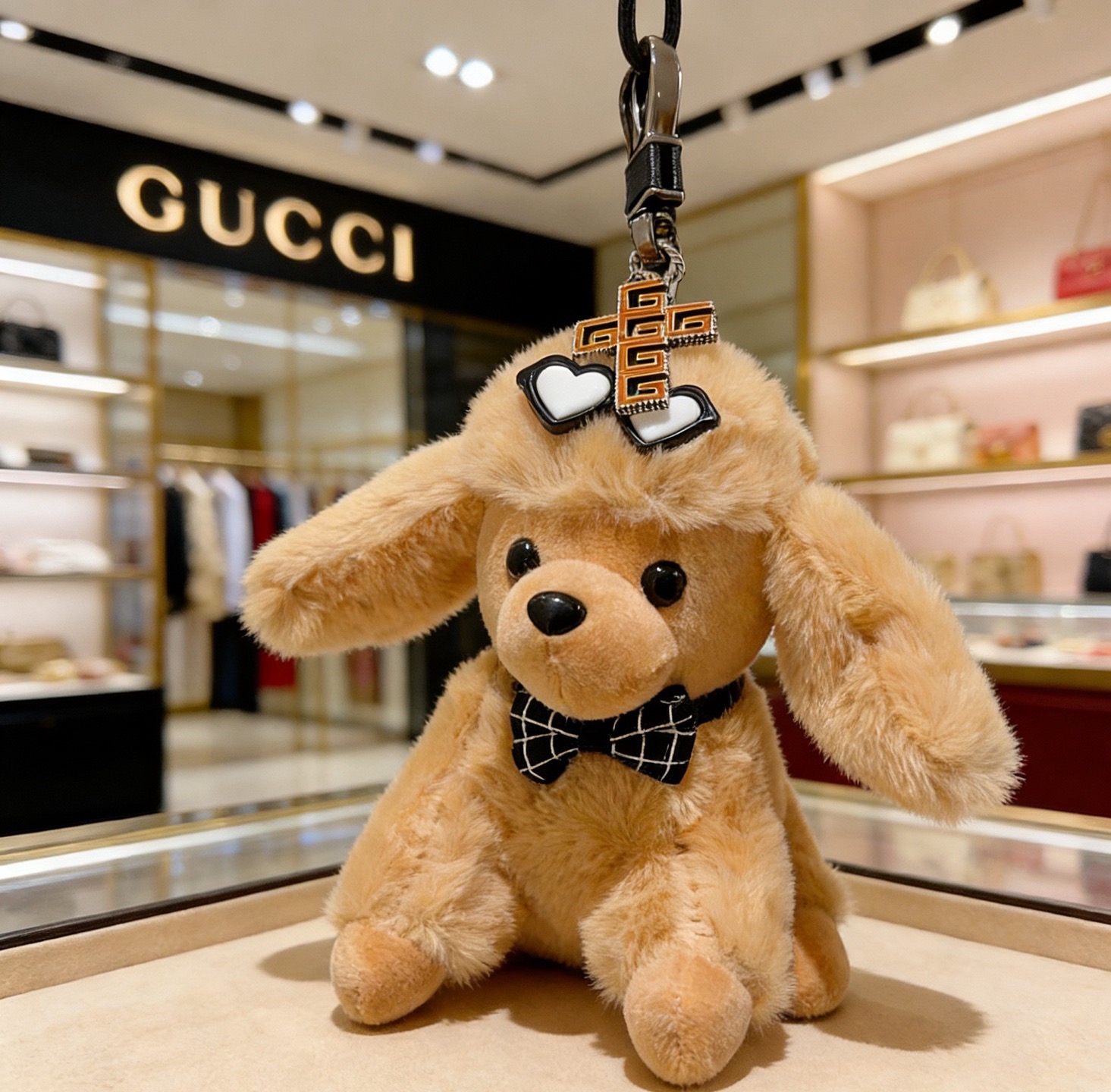 Gucci 2026款古驰 来袭 新品发布 𝐆𝐮𝐜𝐜𝐢古驰钥匙扣古驰包包扣 最新款包包挂饰档次更高 Anger Forest系列双G 款联名设计理念钥匙扣系列