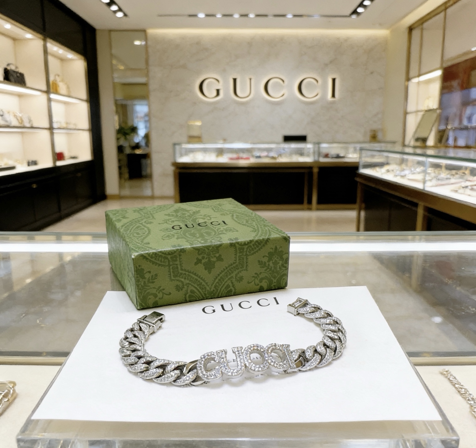 Gucci 最新出炉满钻奢华古驰手链 Gucci古驰手链最新款的