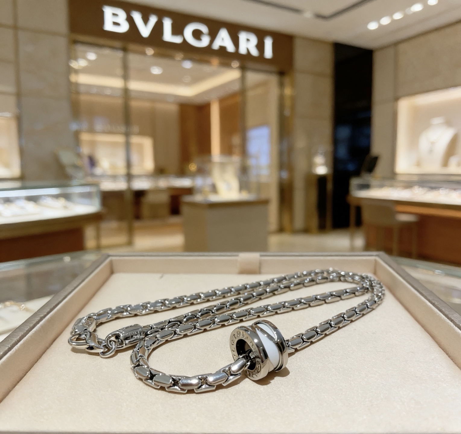 Bvlgari 宝格丽项链V金材质 BVLGARI宝格丽 DIVAS‘ DREAM 系列 品相完美