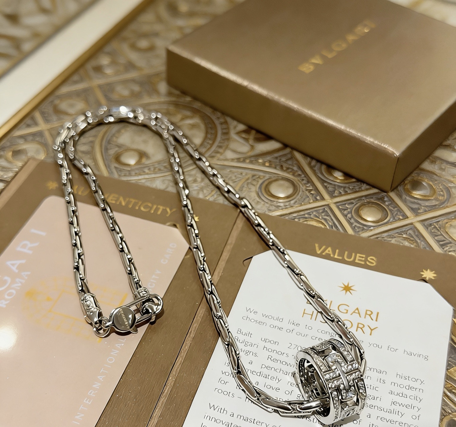 Bvlgari 宝格丽项链V金材质 BVLGARI宝格丽 DIVAS‘ DREAM 系列 品相完美
