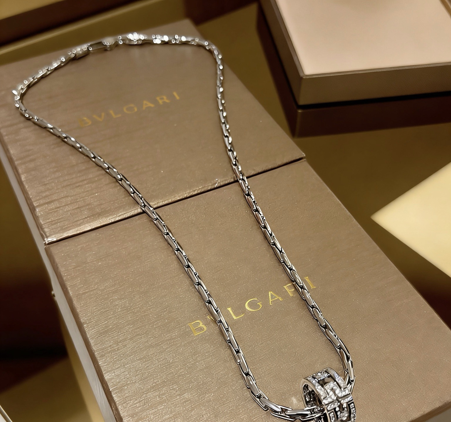 Bvlgari 宝格丽项链V金材质 BVLGARI宝格丽 DIVAS‘ DREAM 系列 品相完美