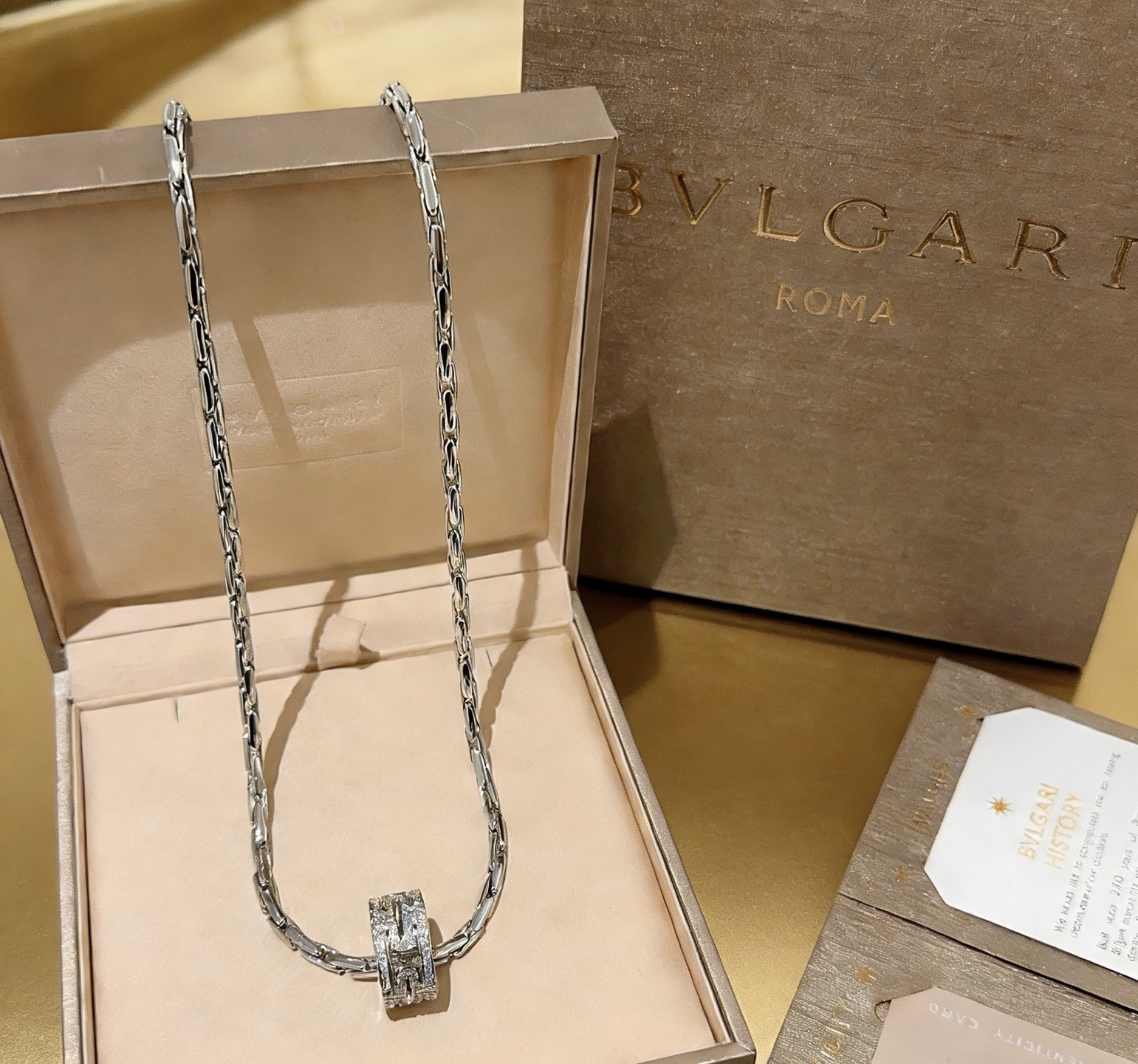 Bvlgari 宝格丽项链V金材质 BVLGARI宝格丽 DIVAS‘ DREAM 系列 品相完美