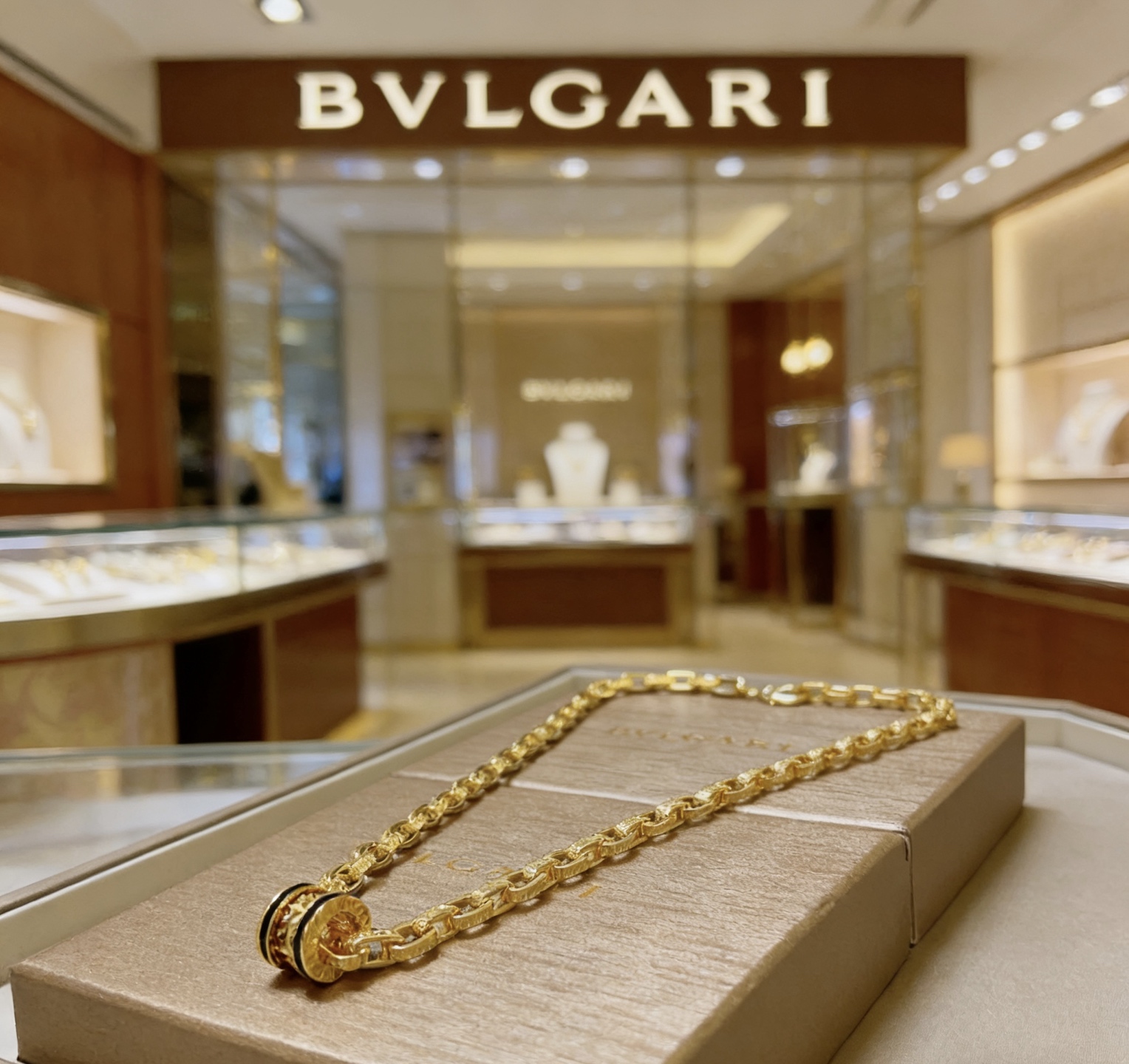 Bvlgari 宝格丽项链V金材质 BVLGARI宝格丽 DIVAS‘ DREAM 系列 品相完美