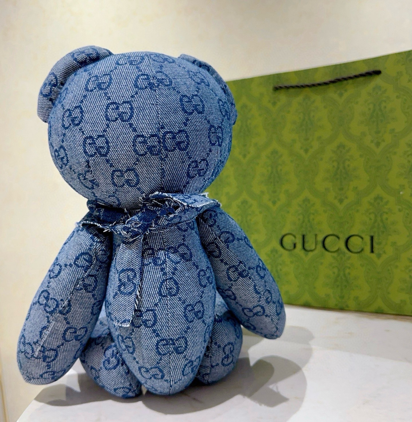 Gucci 来袭 古驰官网首发新品小熊玩偶独家高品质发售 出口法国订单新品发布 古驰的的一款小熊公仔