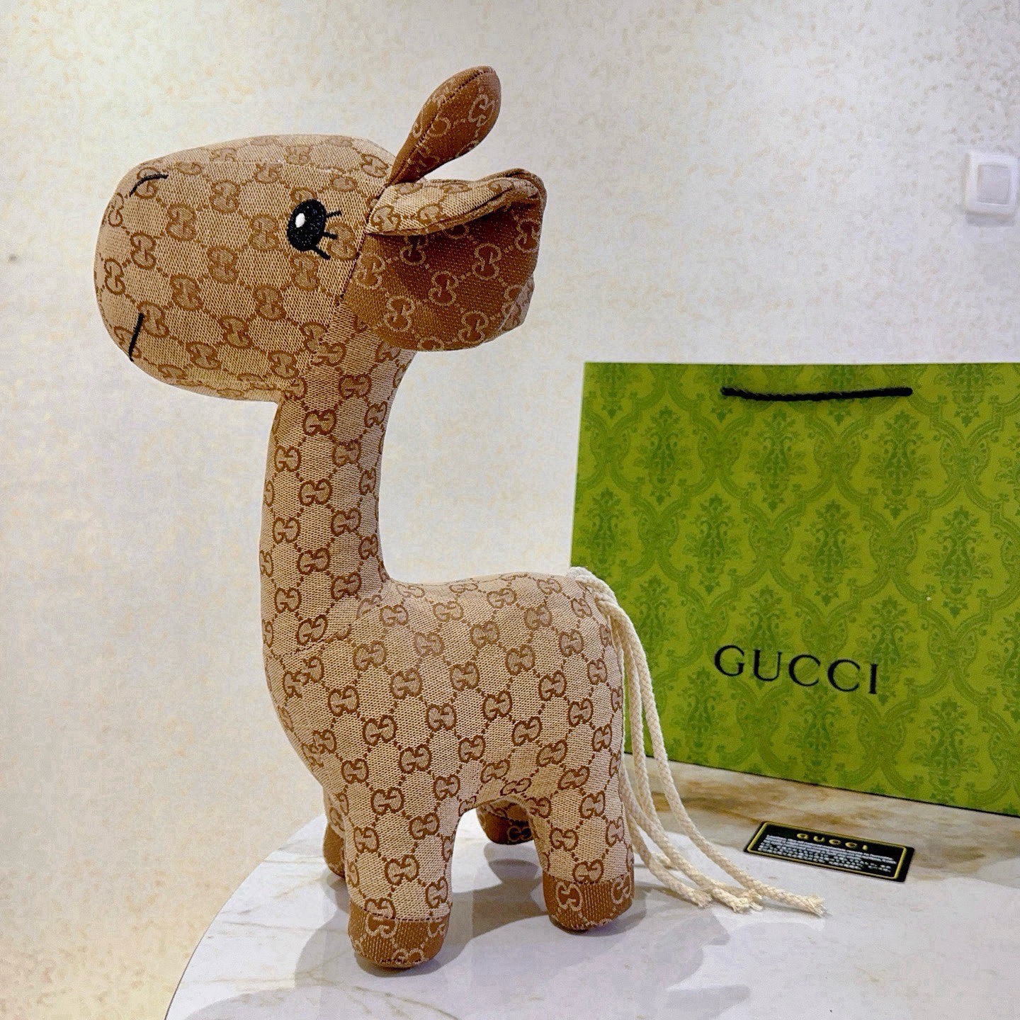 Gucci 来袭 古驰官网首发新品毛驴玩偶独家高品质发售 出口法国订单新品发布 古驰的的一款毛驴公仔