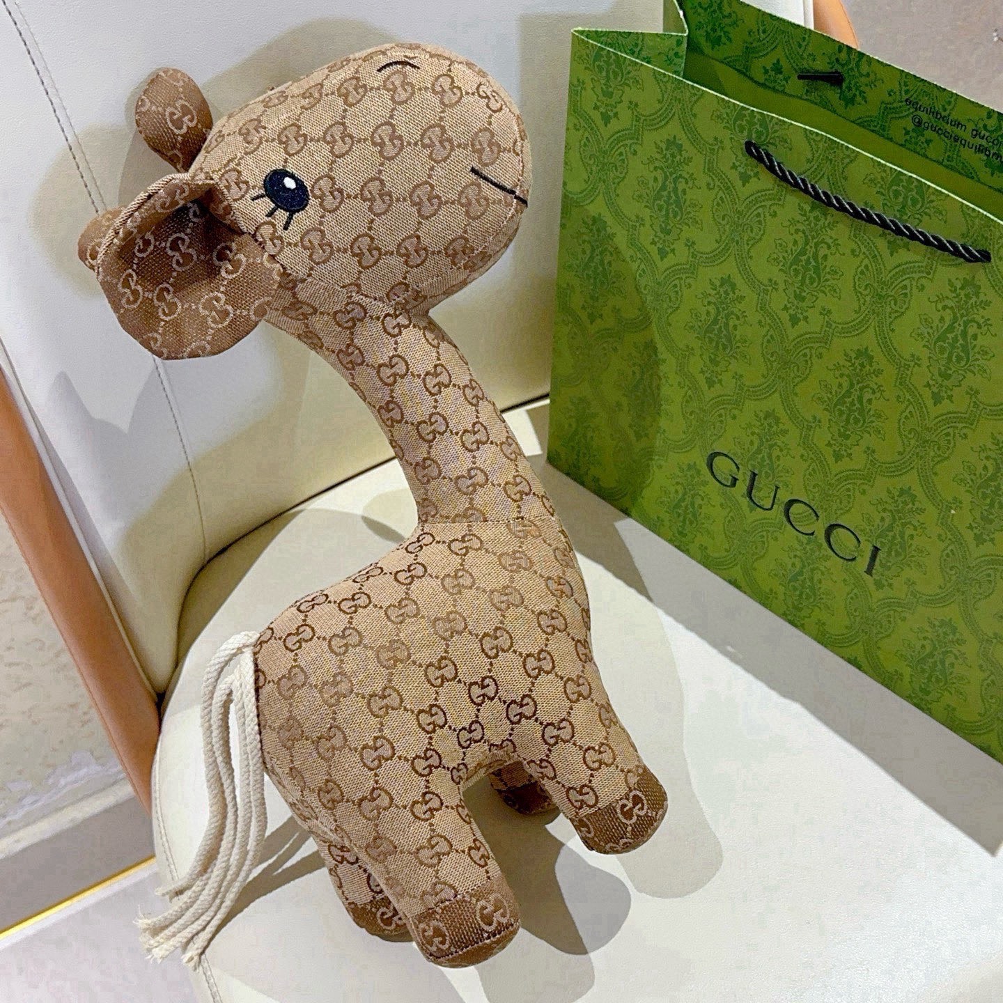 Gucci 来袭 古驰官网首发新品毛驴玩偶独家高品质发售 出口法国订单新品发布 古驰的的一款毛驴公仔