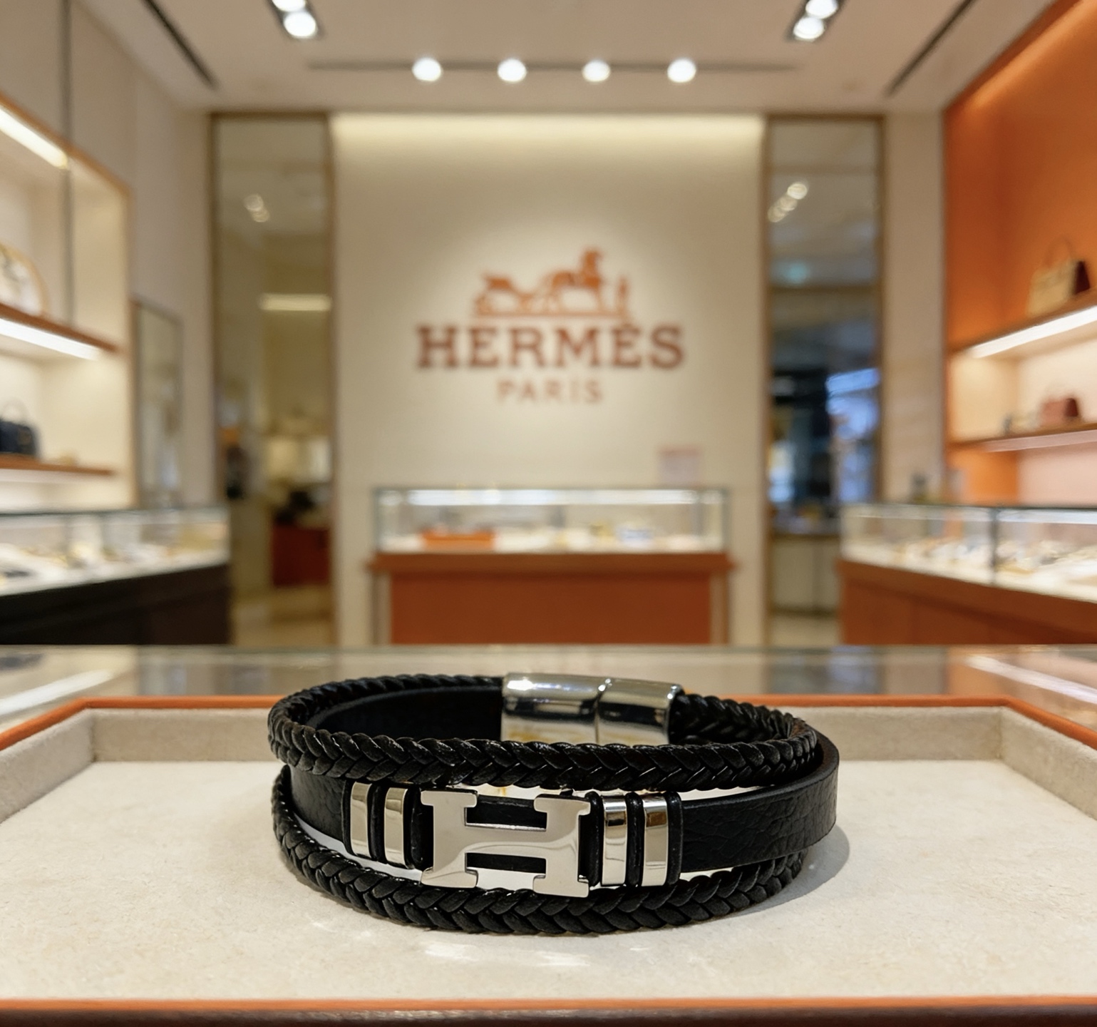 Hermès 新品发售 ‍⬛爱马仕皮绳手环最新款纯手工皮材质档次更高 Anger Forest系列爱马仕手链 款系列18k金手链手绳