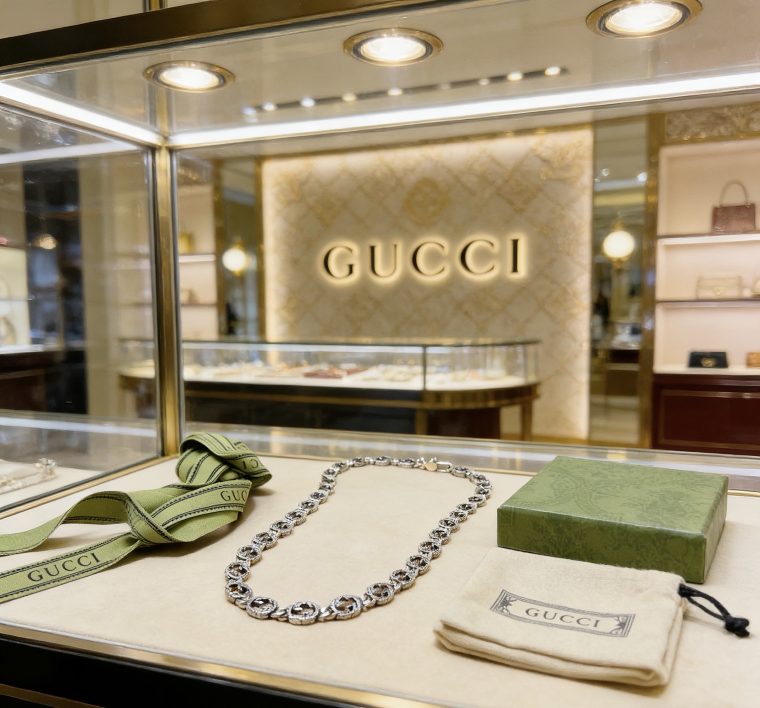 Gucci 新品发布 不爆不发 抖音带货 首选 𝐆𝐮𝐜𝐜𝐢古驰项链最新款链条档次更高 Anger Forest系列双g设计理念 项链