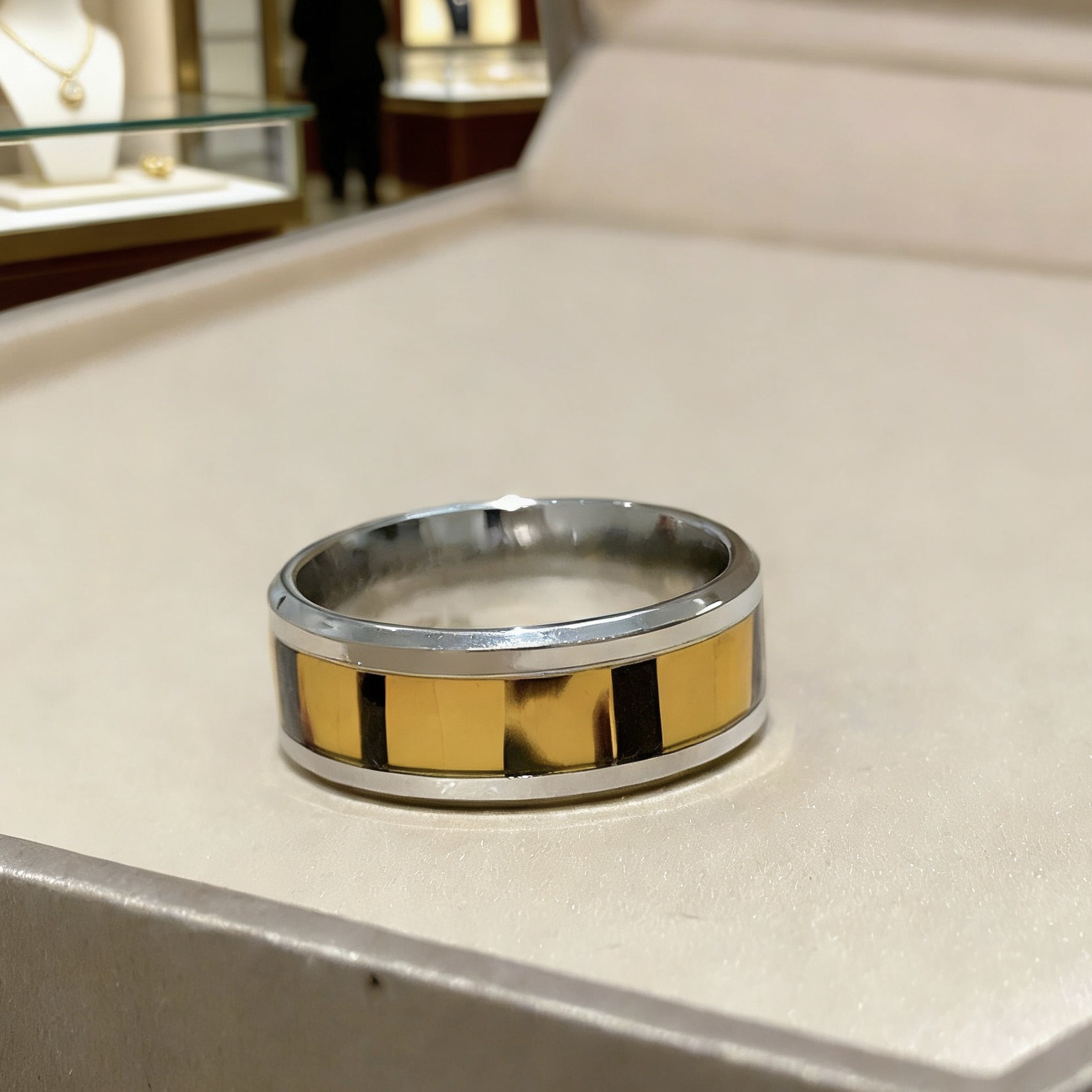 Bvlgari 宝格丽项链V金材质 BVLGARI宝格丽 DIVAS‘ DREAM 系列 品相完美