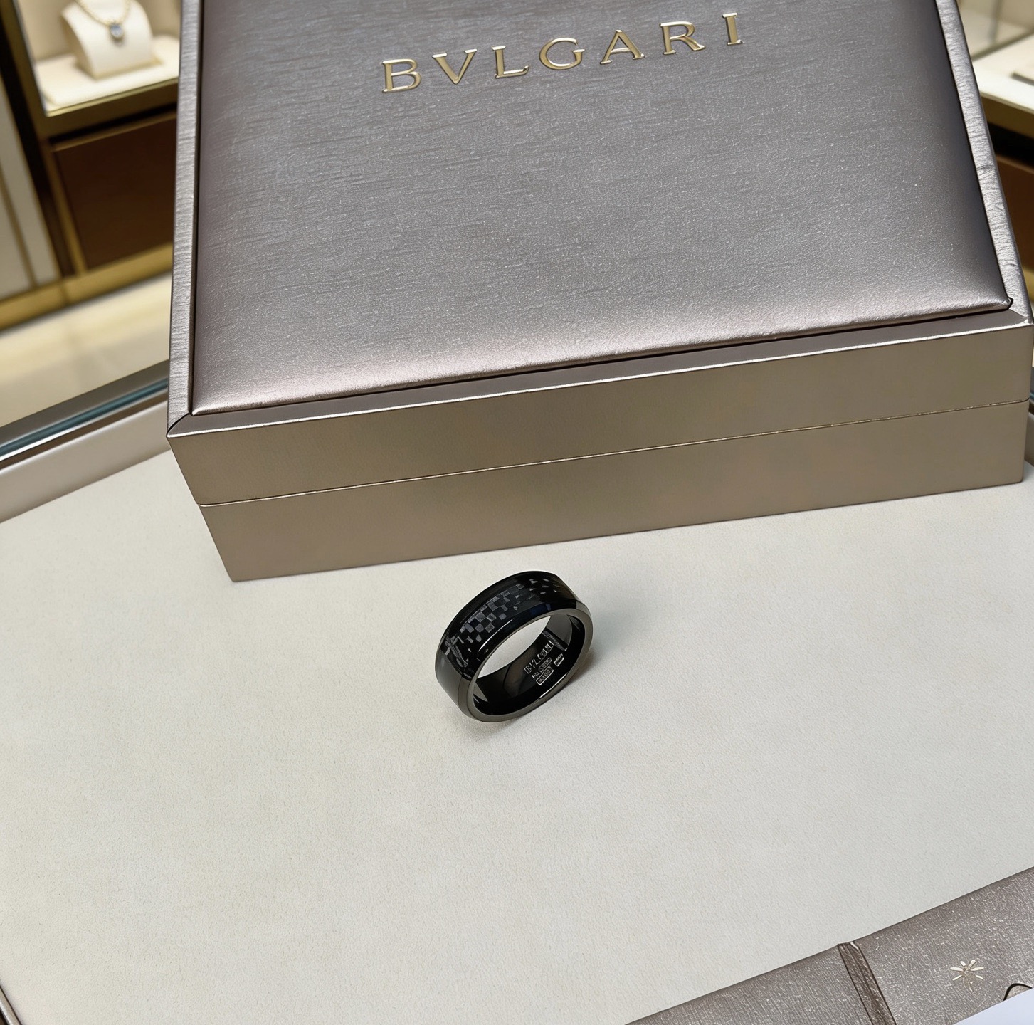 Bvlgari 宝格丽项链V金材质 BVLGARI宝格丽 DIVAS‘ DREAM 系列 品相完美