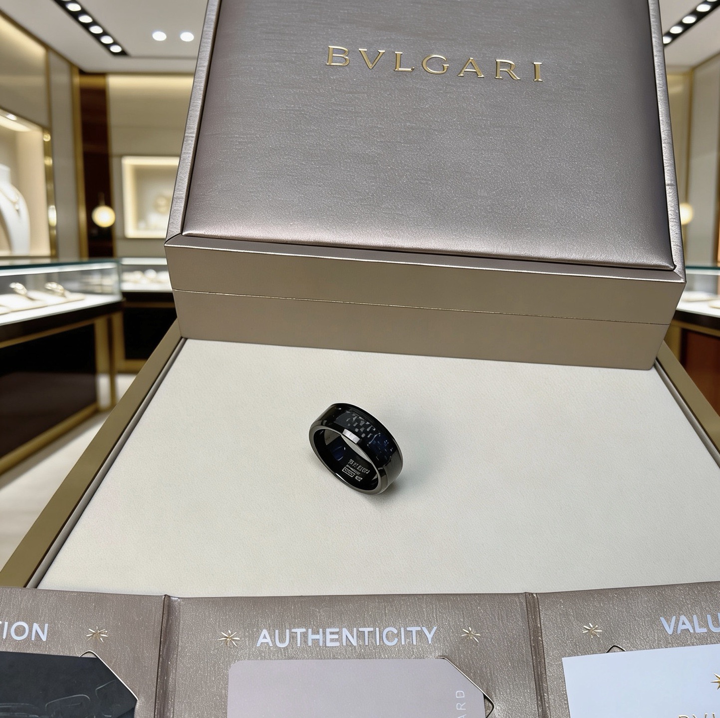 Bvlgari 宝格丽项链V金材质 BVLGARI宝格丽 DIVAS‘ DREAM 系列 品相完美