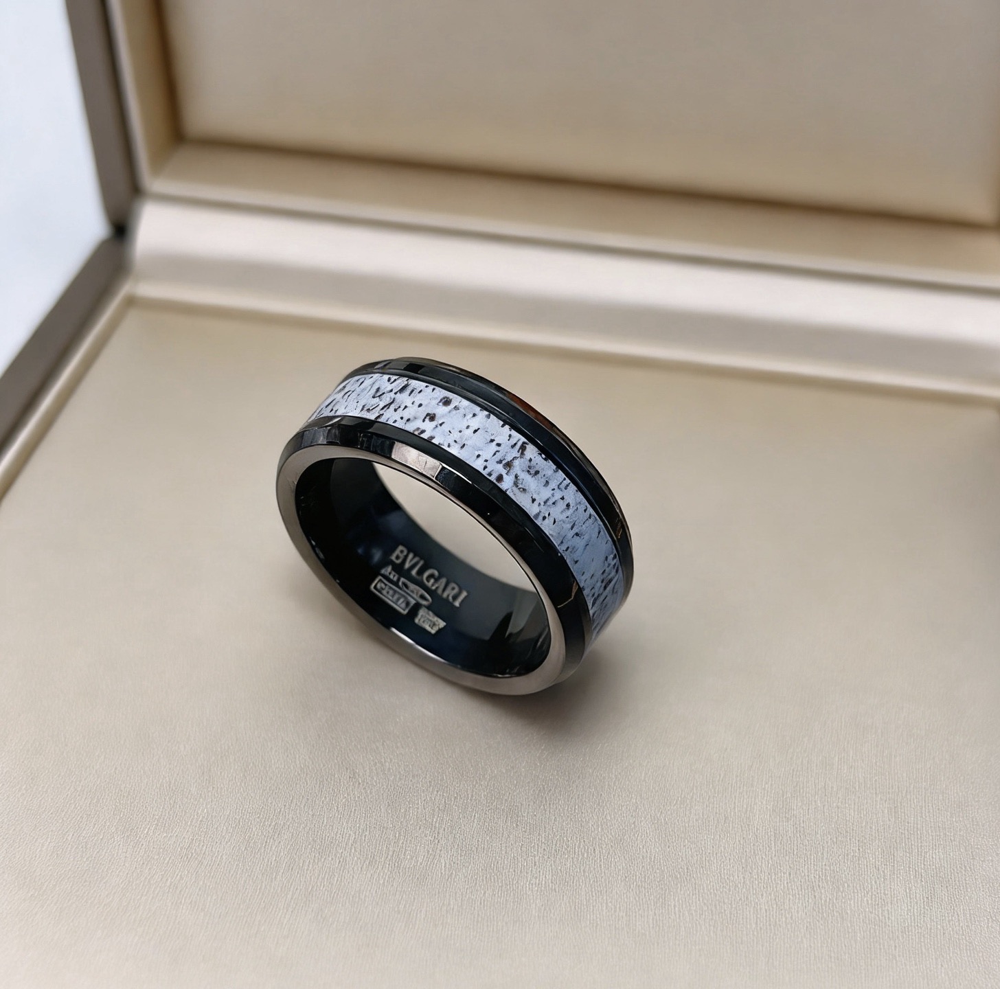 Bvlgari 宝格丽项链V金材质 BVLGARI宝格丽 DIVAS‘ DREAM 系列 品相完美