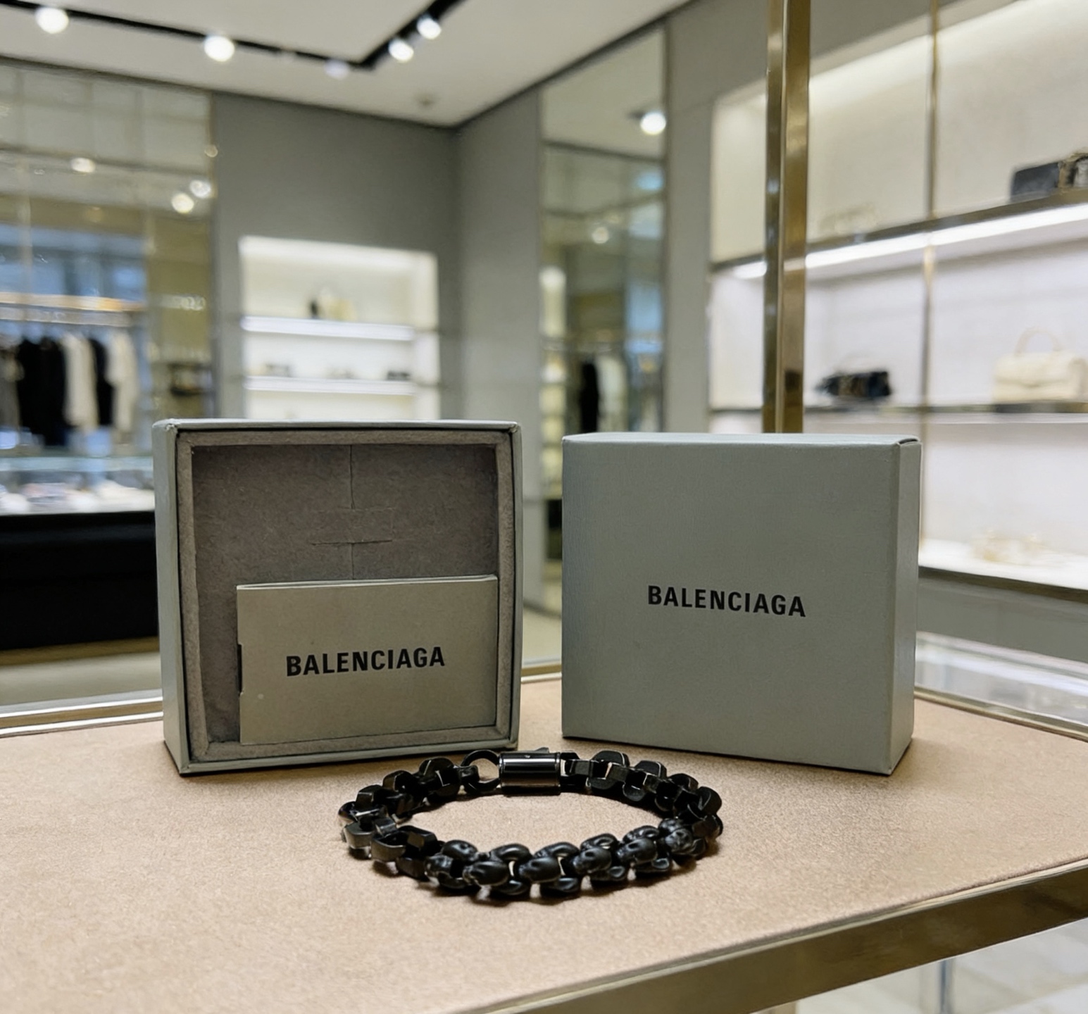 Balenciaga 新品 巴黎世家手链Balenciaga手链 一致巴黎世家手链 男士火 设计独特 前卫 男士