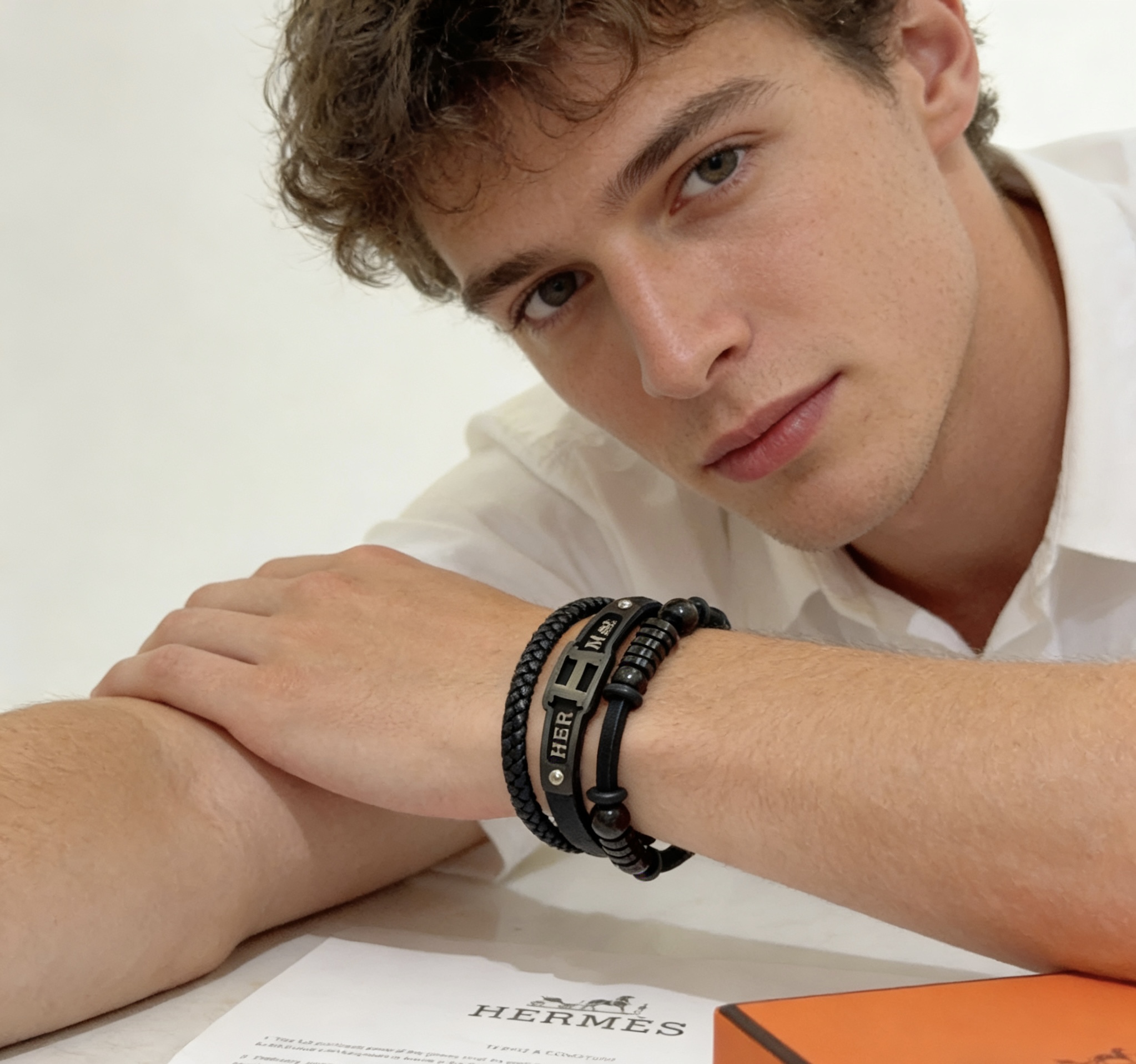 Hermès 新品发售 ‍⬛爱马仕皮绳手环最新款纯手工皮材质档次更高 Anger Forest系列爱马仕手链 款系列18k金手链手绳