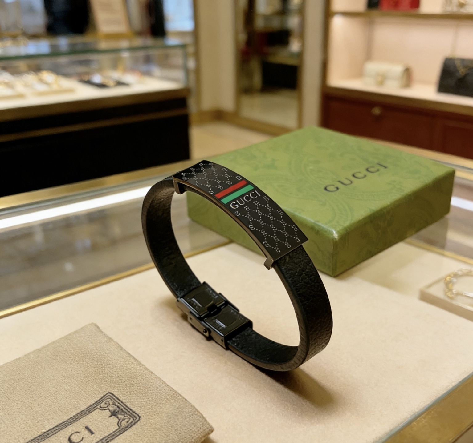 Gucci 新品发售 ‍⬛𝐆𝐮𝐜𝐜𝐢古驰手绳手环最新款纯手工头层牛皮材质档次更高 Anger Forest系列双G 款系列 银手链手绳