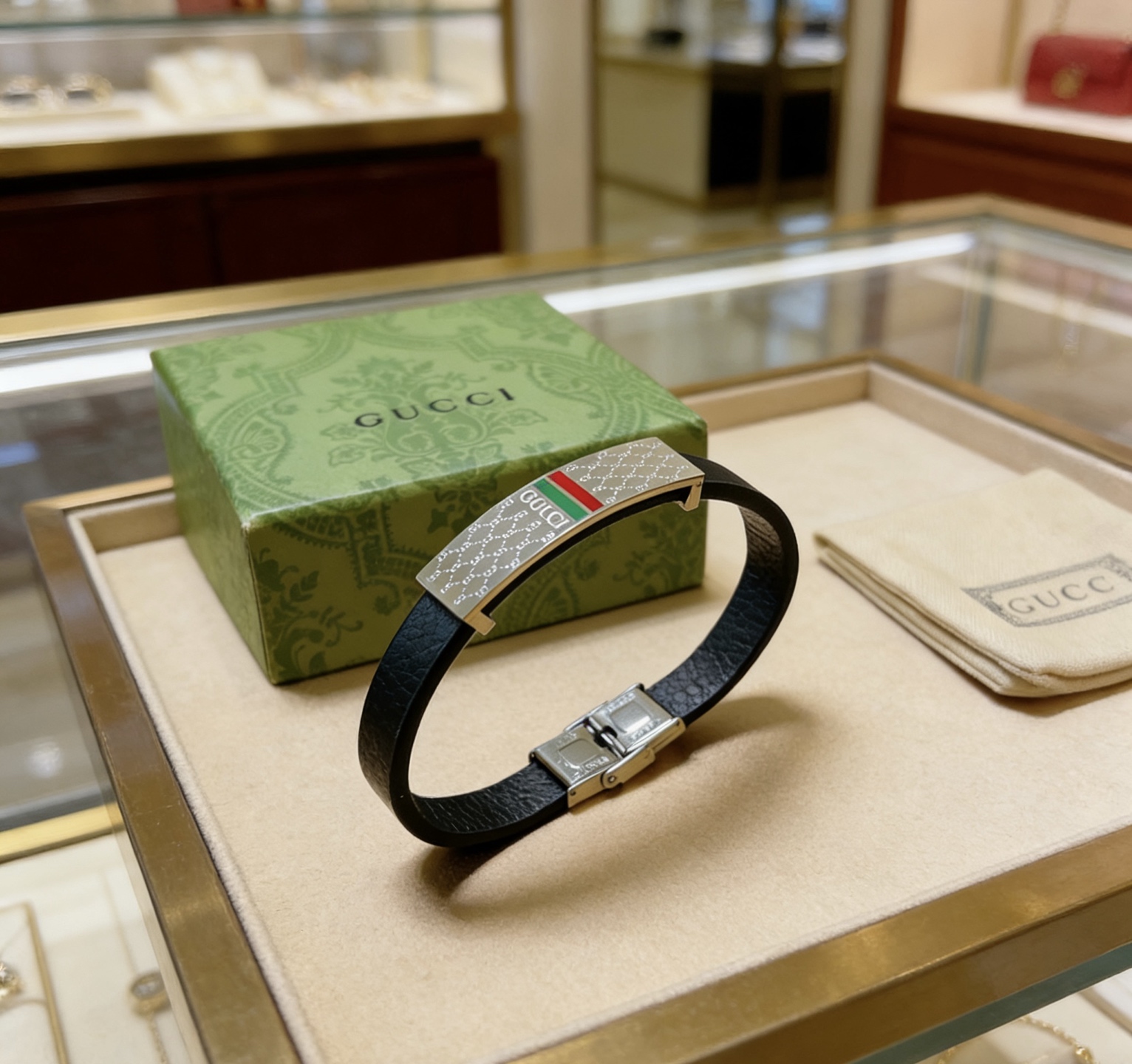 Gucci 新品发售 ‍⬛𝐆𝐮𝐜𝐜𝐢古驰手绳手环最新款纯手工头层牛皮材质档次更高 Anger Forest系列双G 款系列 银手链手绳