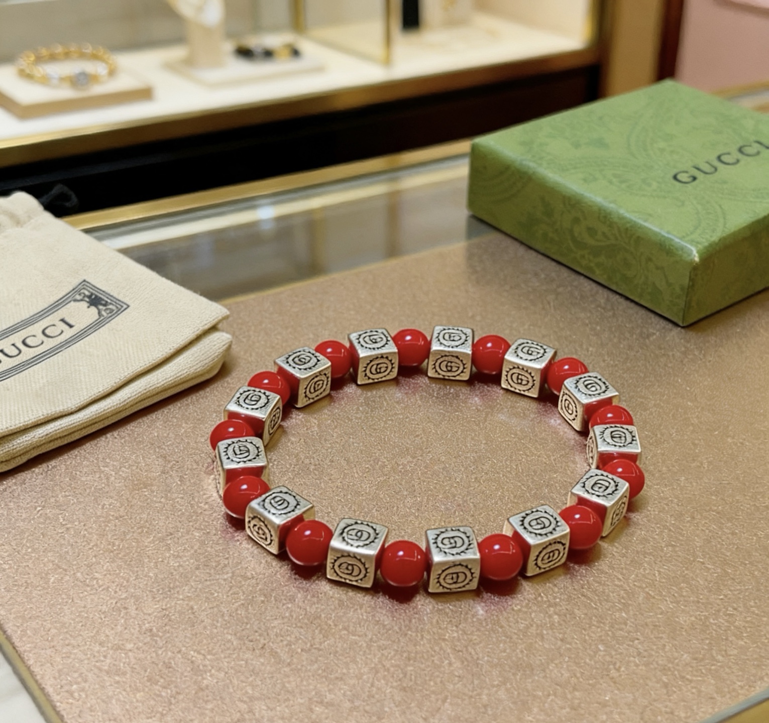 Gucci 新品发布 𝐆𝐮𝐜𝐜𝐢古驰手链 奢华古驰手串 红珊瑚手链水晶 最新款全件串珠手链档次更高 Anger Forest系列双g 古驰手链