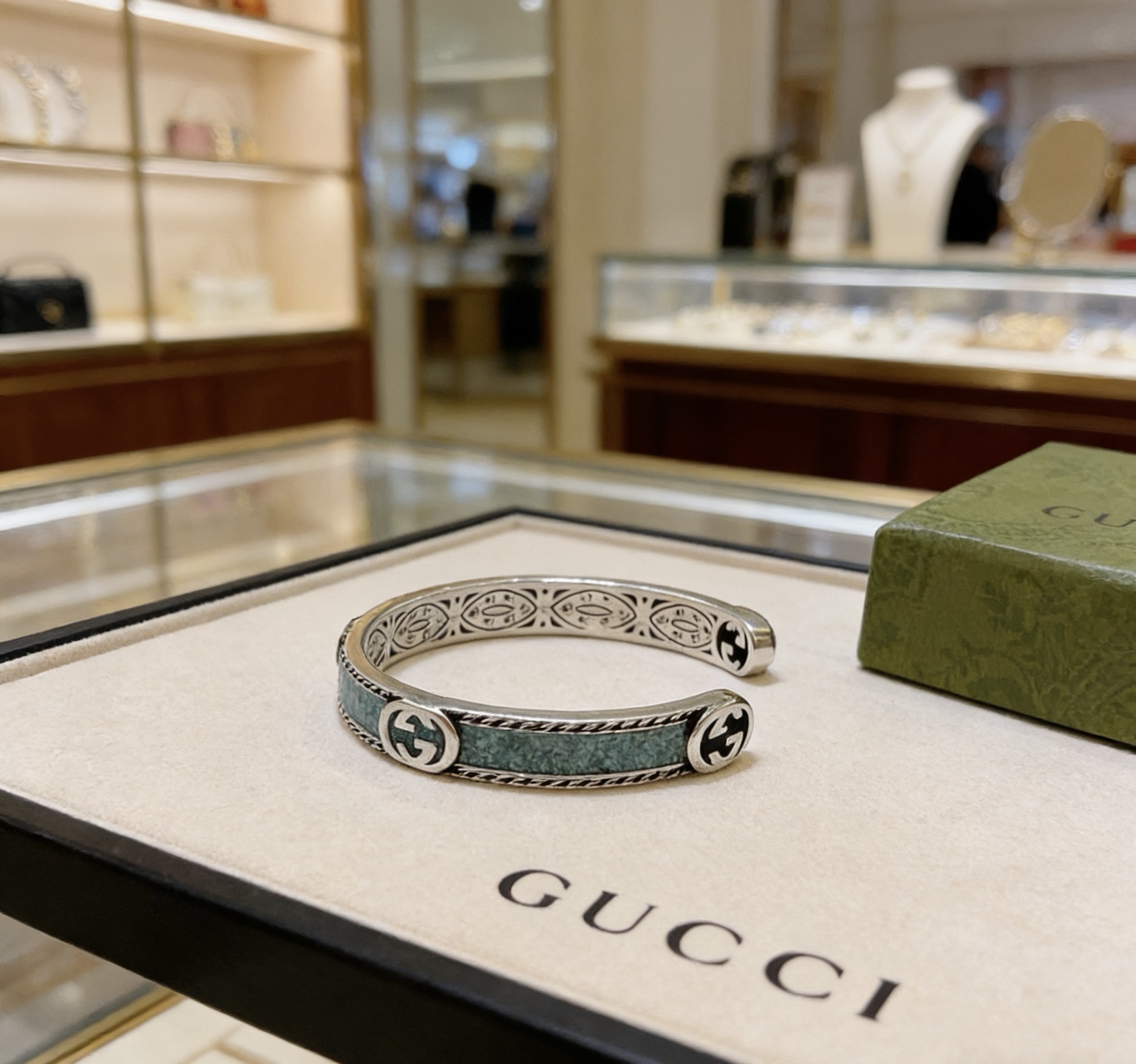 Gucci 𝐆𝐮𝐜𝐜𝐢古驰手镯手环湖蓝色 湖蓝色大理石独特魅力十足最新款手镯档次更高 Anger Forest系列双G 款系列 银大理石高品质古驰手环