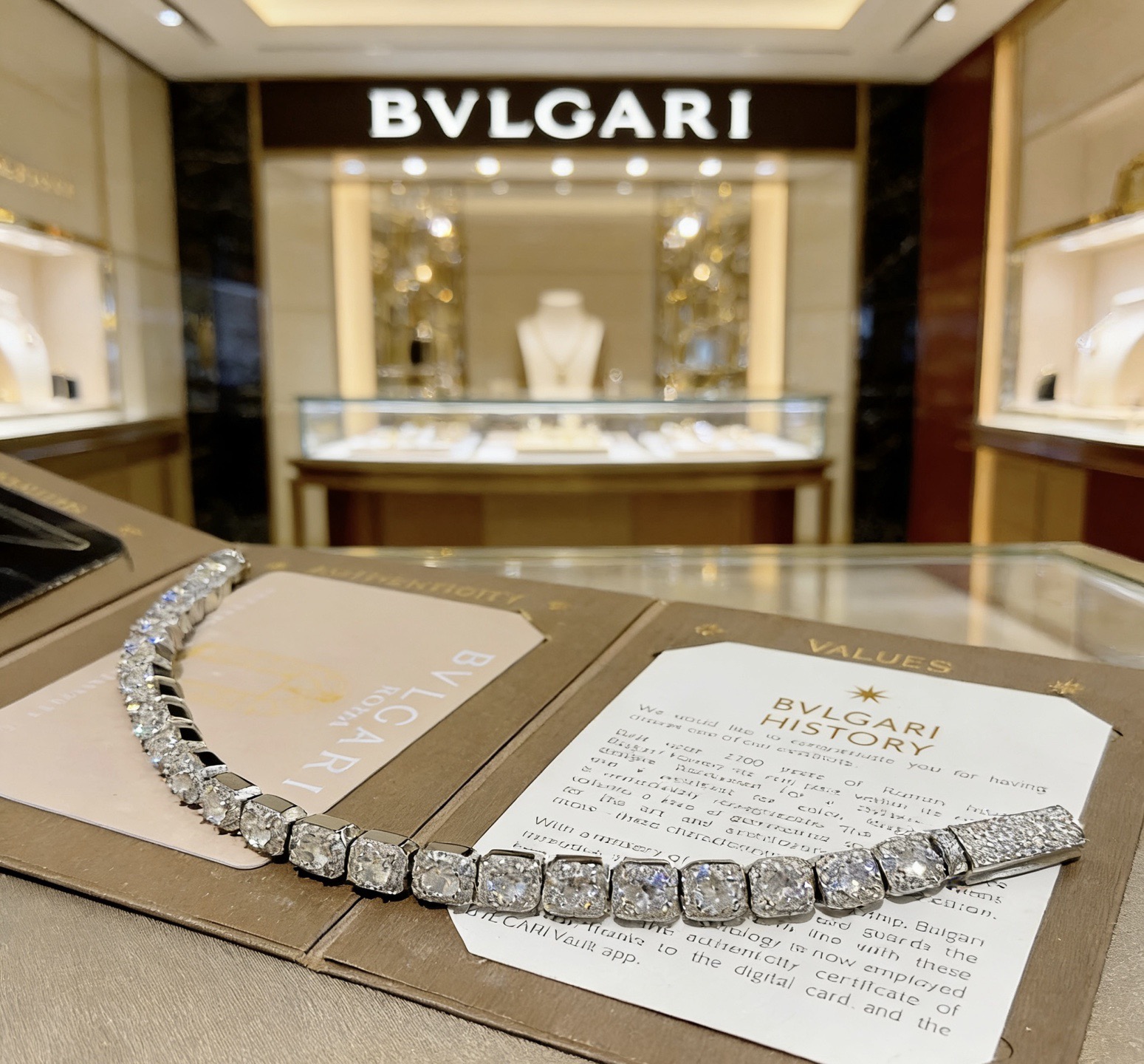 Bvlgari 满钻镶嵌宝格丽手链V金材质 BVLGARI宝格丽 DIVAS‘ DREAM 系列 品相完美