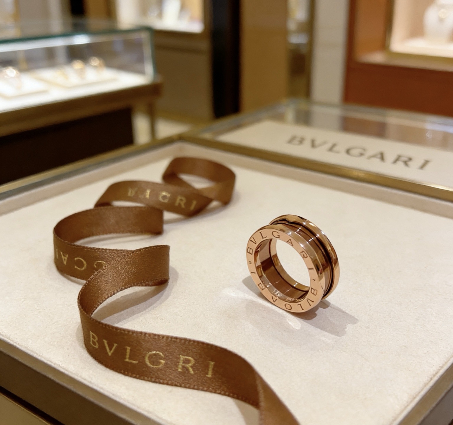 Bvlgari 宝格丽项链V金材质 BVLGARI宝格丽 DIVAS‘ DREAM 珐琅系列 品相完美