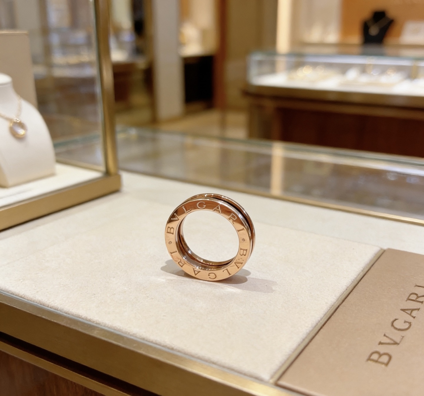 Bvlgari 宝格丽项链V金材质 BVLGARI宝格丽 DIVAS‘ DREAM 珐琅系列 品相完美