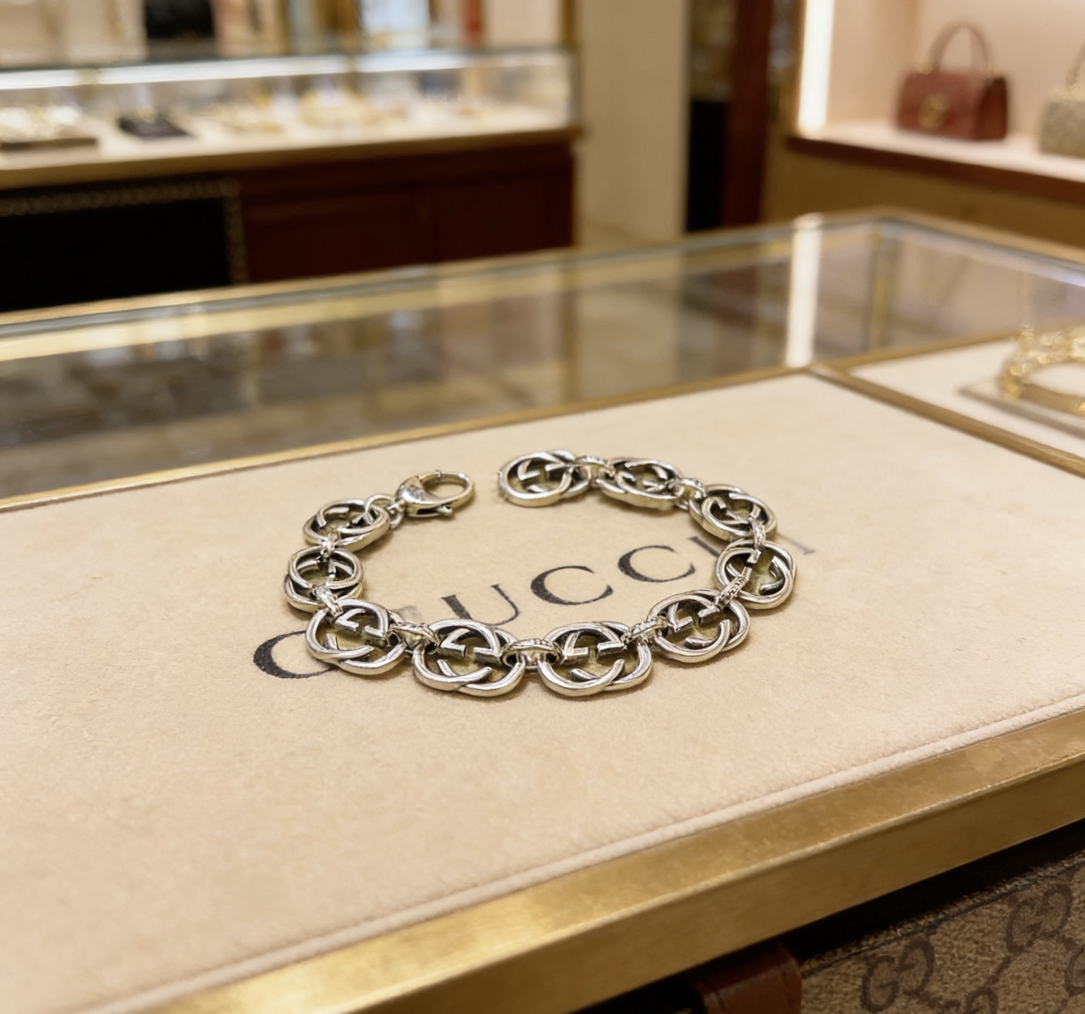 Gucci 𝐆𝐮𝐜𝐜𝐢古驰手链 奢华手串 最新款全件手链档次更高 Anger Forest系列双g 古驰手链