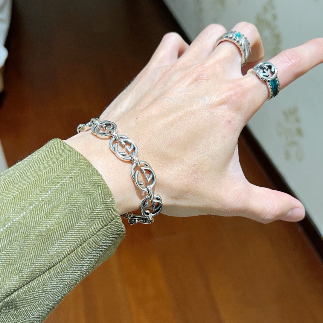 Gucci 𝐆𝐮𝐜𝐜𝐢古驰手链 奢华手串 最新款全件手链档次更高 Anger Forest系列双g 古驰手链