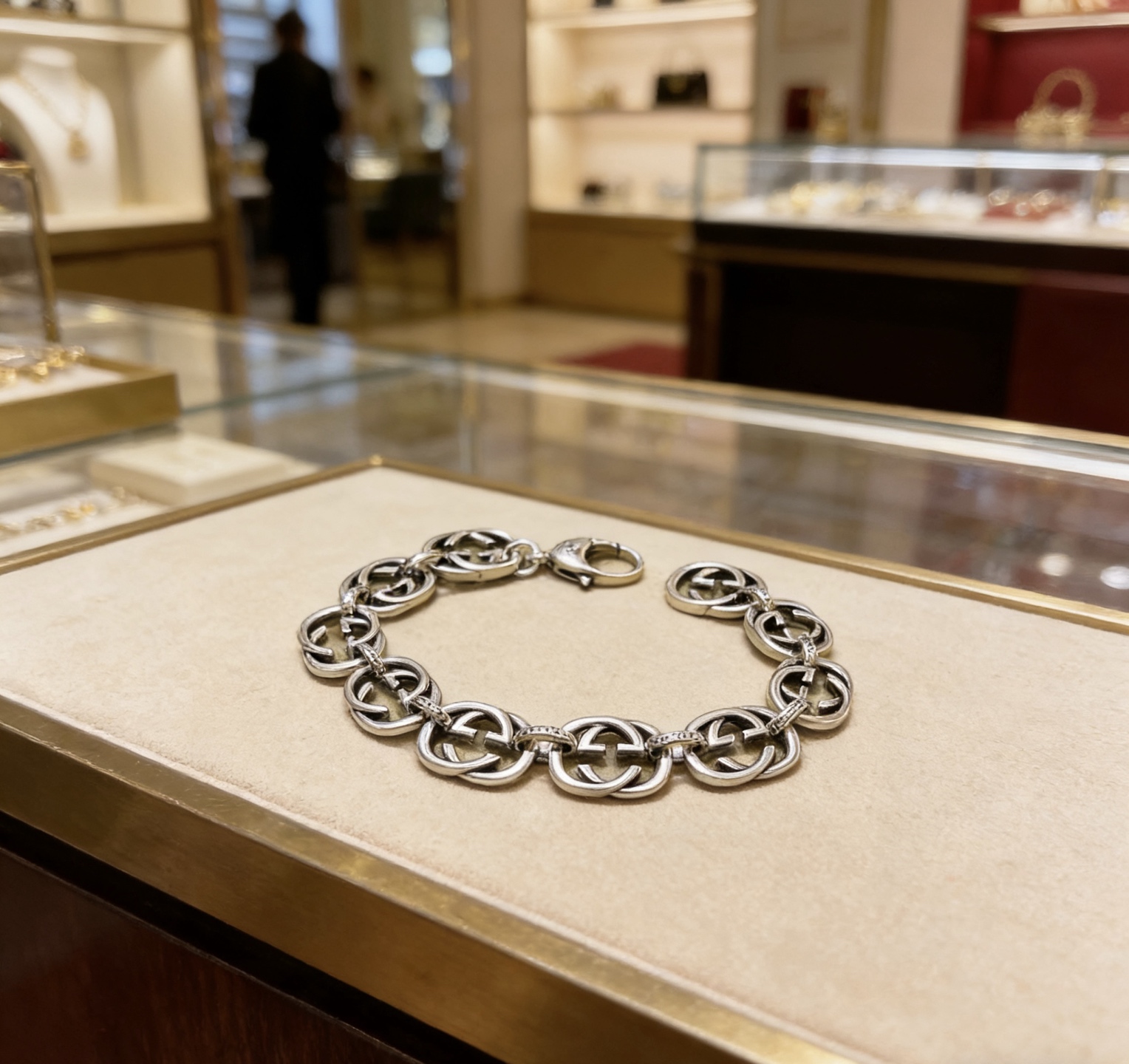 Gucci 𝐆𝐮𝐜𝐜𝐢古驰手链 奢华手串 最新款全件手链档次更高 Anger Forest系列双g 古驰手链