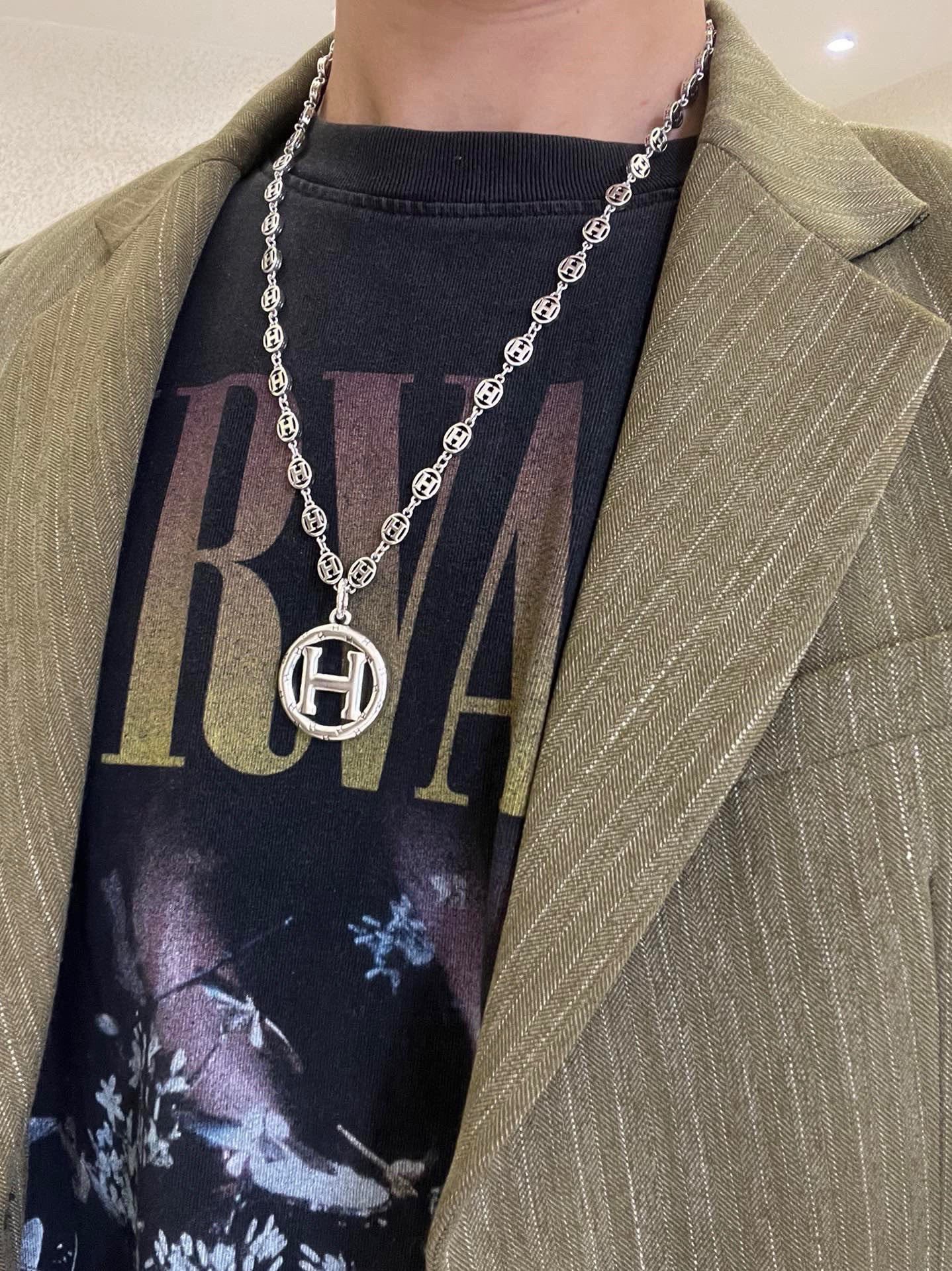 Hermès 爱马仕项链 H圆盘系列首饰 进口定制.高端链条 搭配 新品 简单 火 设计独特 前卫 男女 款