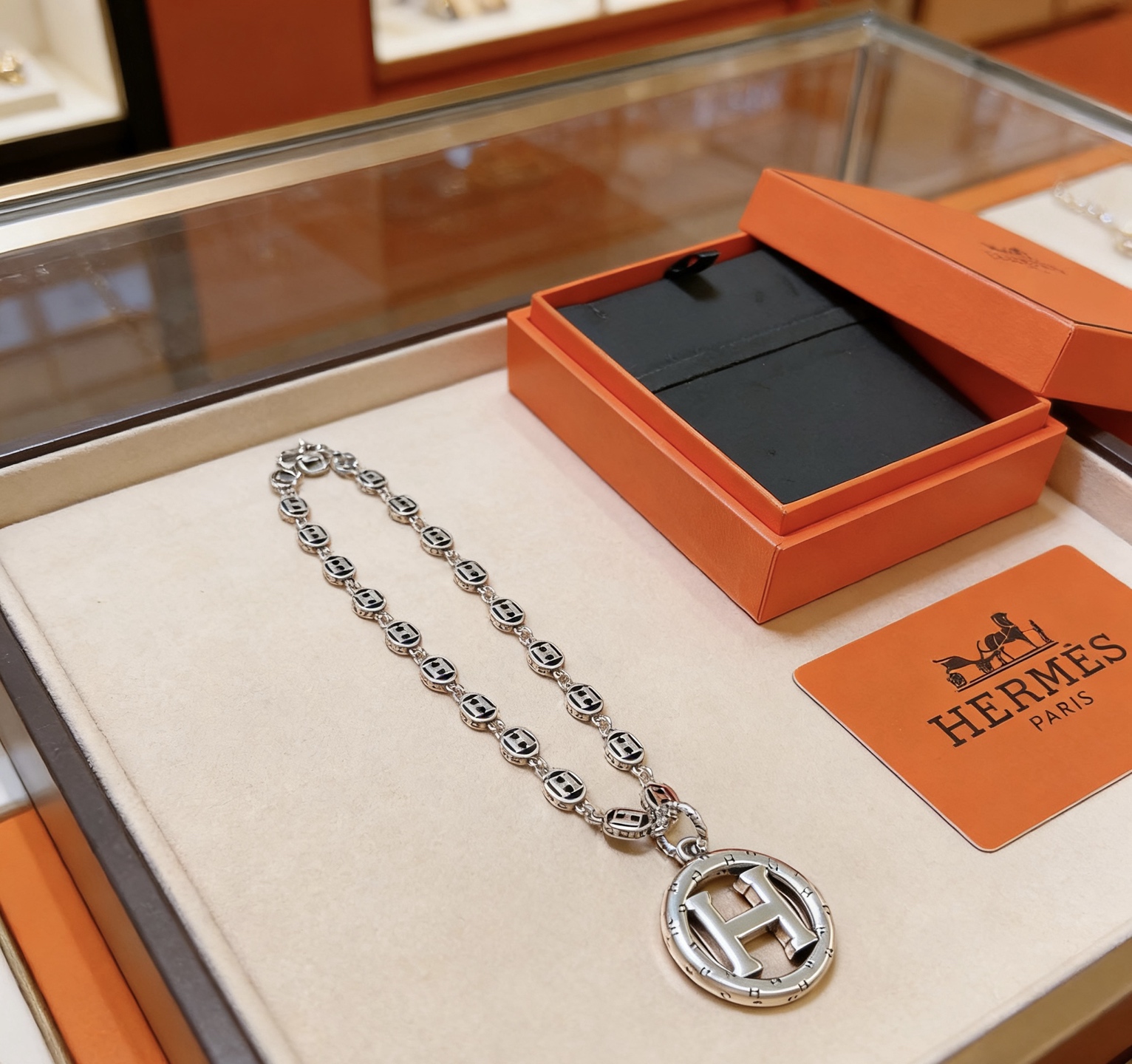 Hermès 爱马仕项链 H圆盘系列首饰 进口定制.高端链条 搭配 新品 简单 火 设计独特 前卫 男女 款