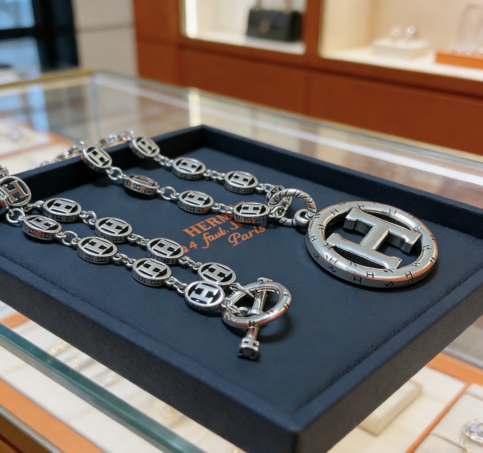Hermès 爱马仕项链 H圆盘系列首饰 进口定制.高端链条 搭配 新品 简单 火 设计独特 前卫 男女 款