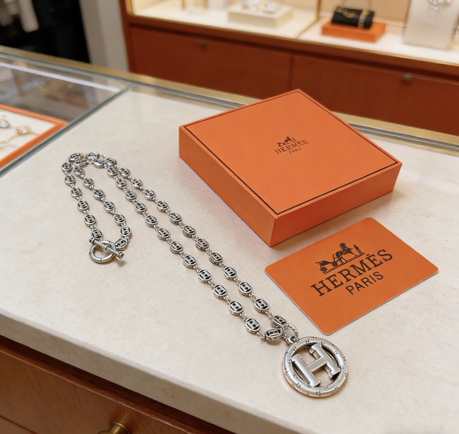 Hermès 爱马仕项链 H圆盘系列首饰 进口定制.高端链条 搭配 新品 简单 火 设计独特 前卫 男女 款