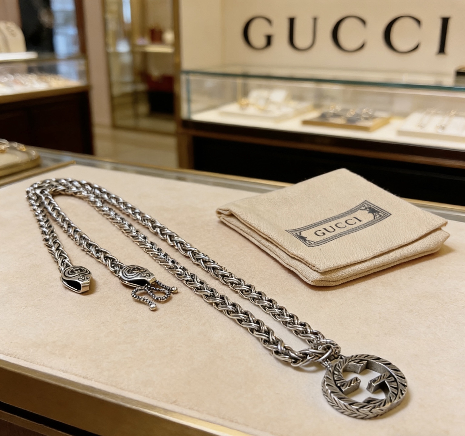 Gucci 新品发布 不爆不发 抖音带货 首选 𝐆𝐮𝐜𝐜𝐢古驰项链最新款链条档次更高 Anger Forest系列双g设计理念 项链