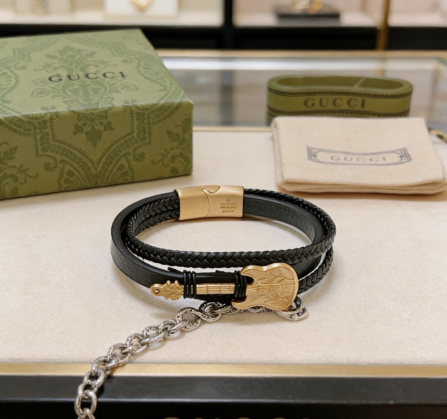 Gucci 新品发售 ‍⬛𝐆𝐮𝐜𝐜𝐢古驰手绳手环最新款纯手工头层牛皮材质档次更高 Anger Forest系列双G 款系列 银手链手绳