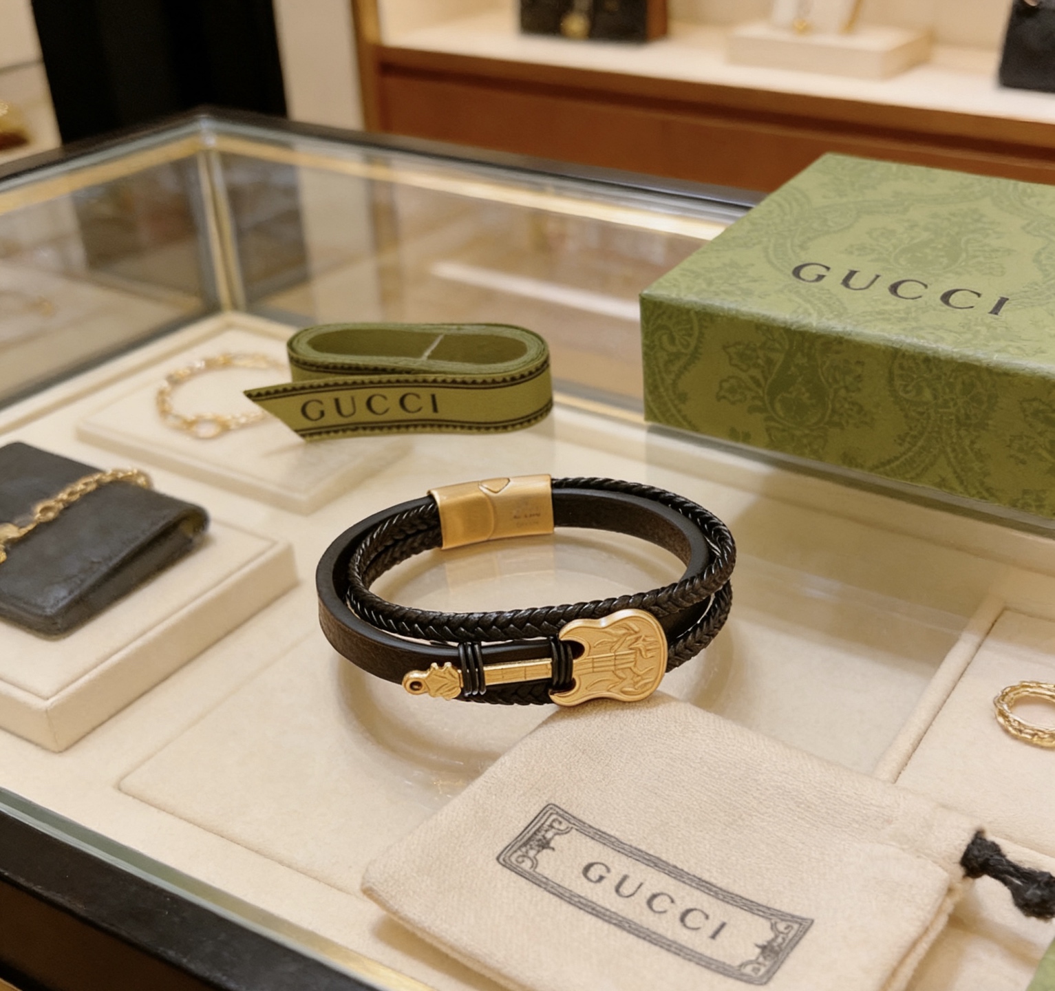 Gucci 新品发售 ‍⬛𝐆𝐮𝐜𝐜𝐢古驰手绳手环最新款纯手工头层牛皮材质档次更高 Anger Forest系列双G 款系列 银手链手绳