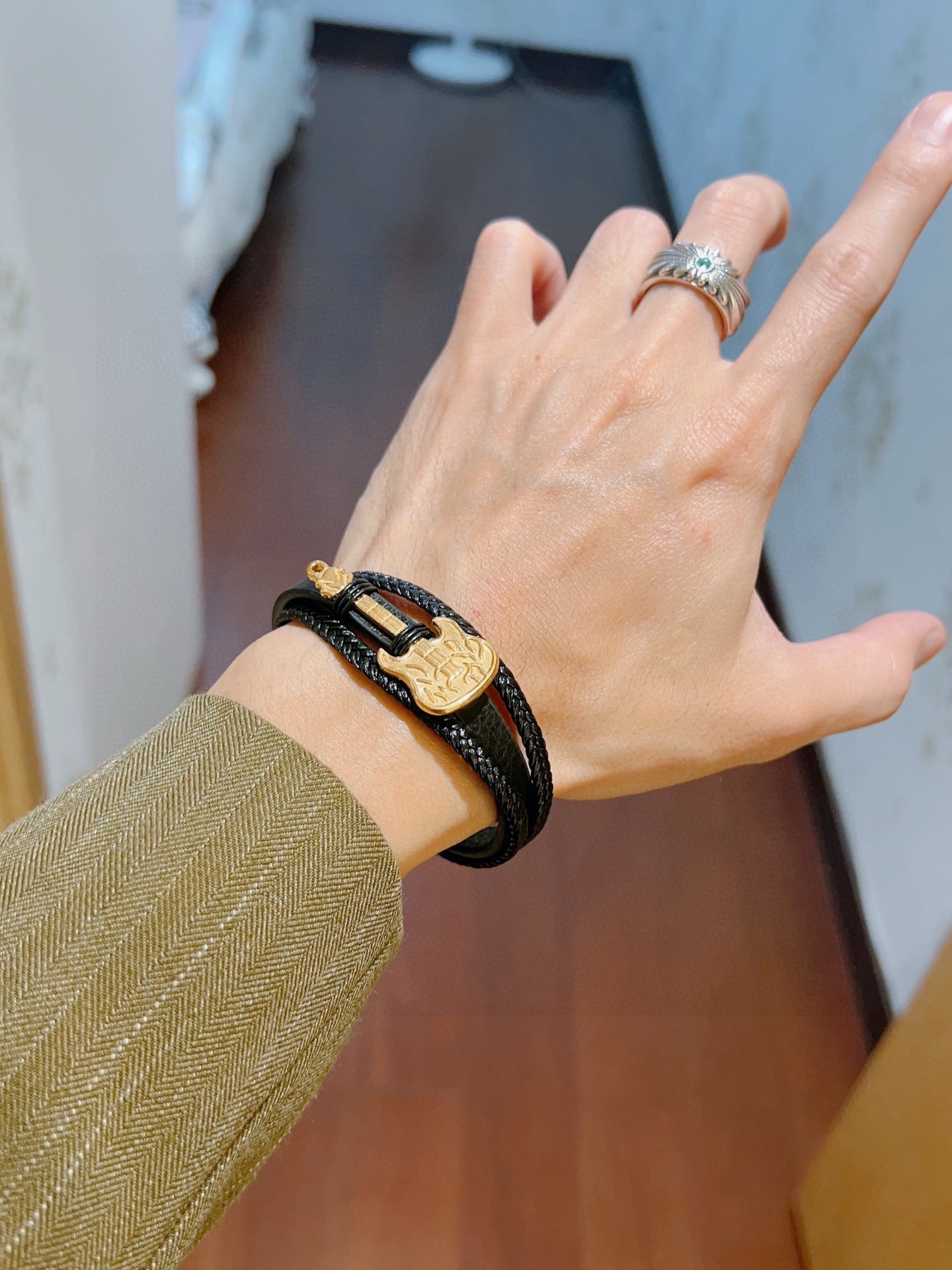 Gucci 新品发售 ‍⬛𝐆𝐮𝐜𝐜𝐢古驰手绳手环最新款纯手工头层牛皮材质档次更高 Anger Forest系列双G 款系列 银手链手绳