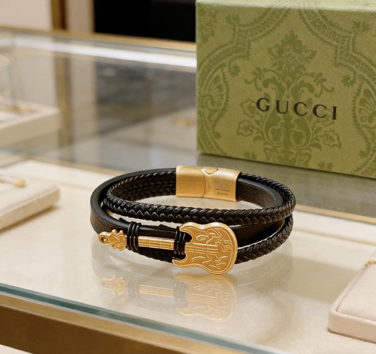 Gucci 新品发售 ‍⬛𝐆𝐮𝐜𝐜𝐢古驰手绳手环最新款纯手工头层牛皮材质档次更高 Anger Forest系列双G 款系列 银手链手绳