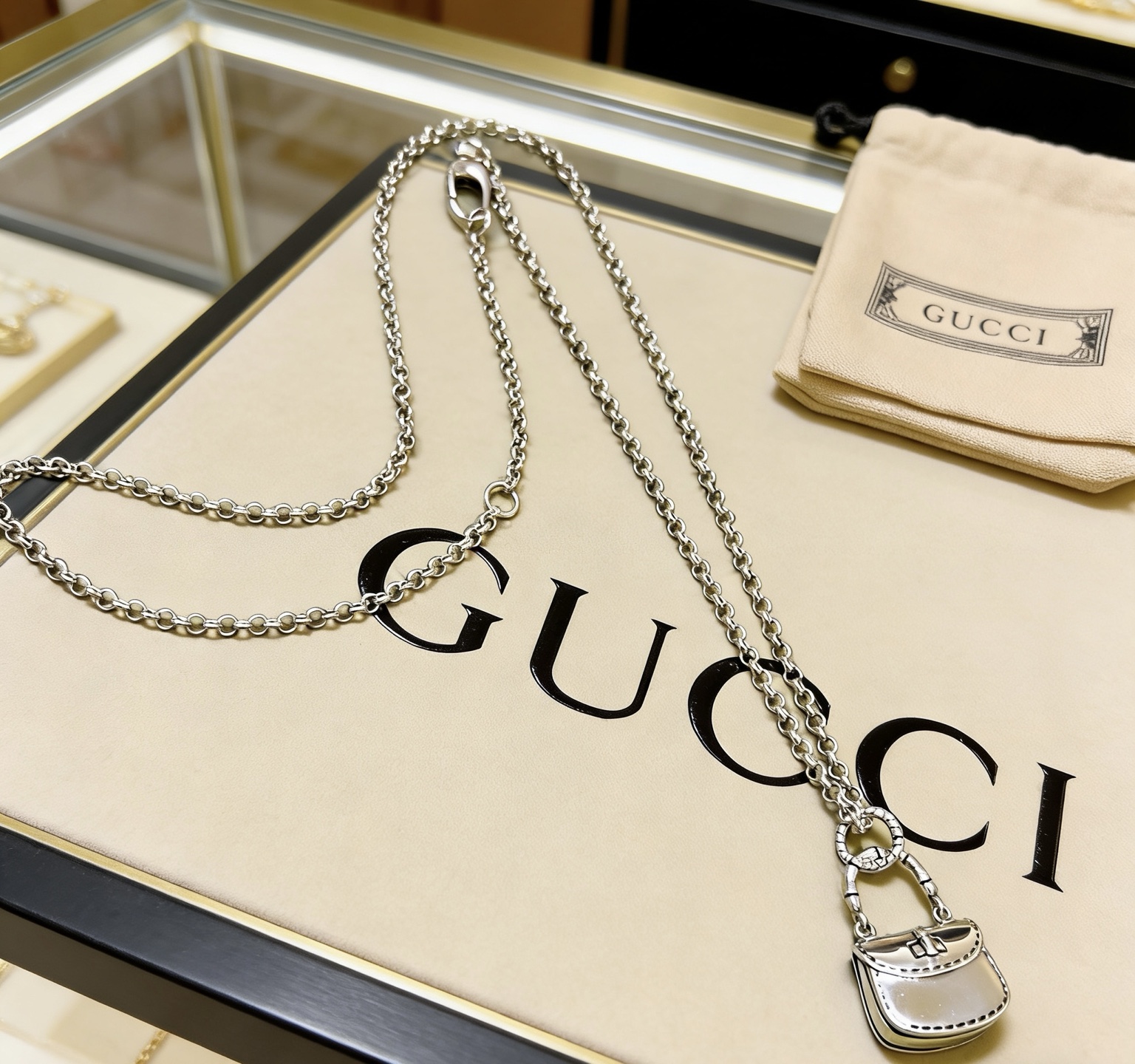 Gucci 不爆不发 小红书抖音带货平台推广首选 𝐆𝐮𝐜𝐜𝐢古驰项链最新款链条档次更高 Anger Forest系列双g设计理念 项链