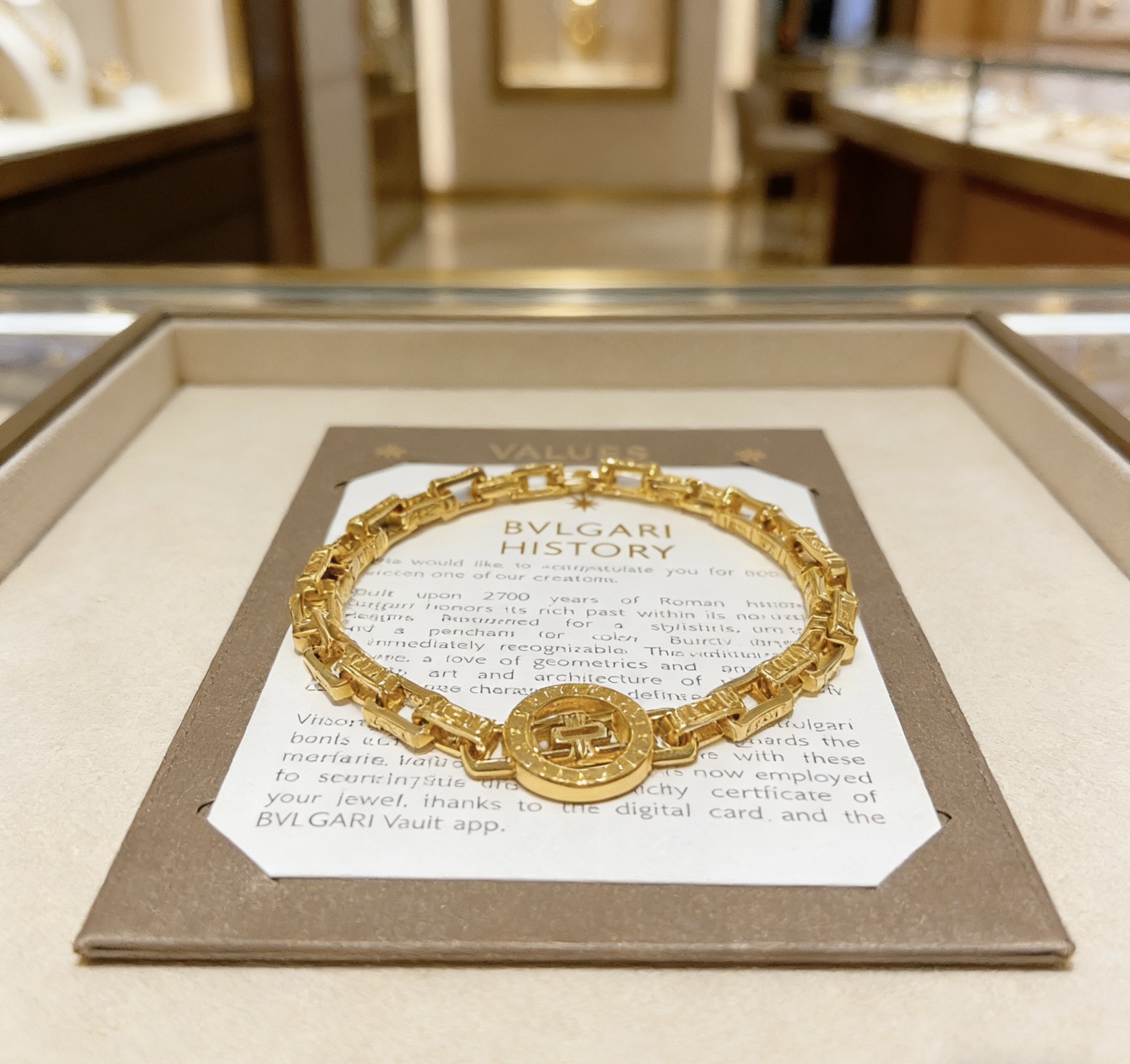 Bvlgari 宝格丽手链V金材质 BVLGARI宝格丽 DIVAS‘ DREAM 系列 品相完美
