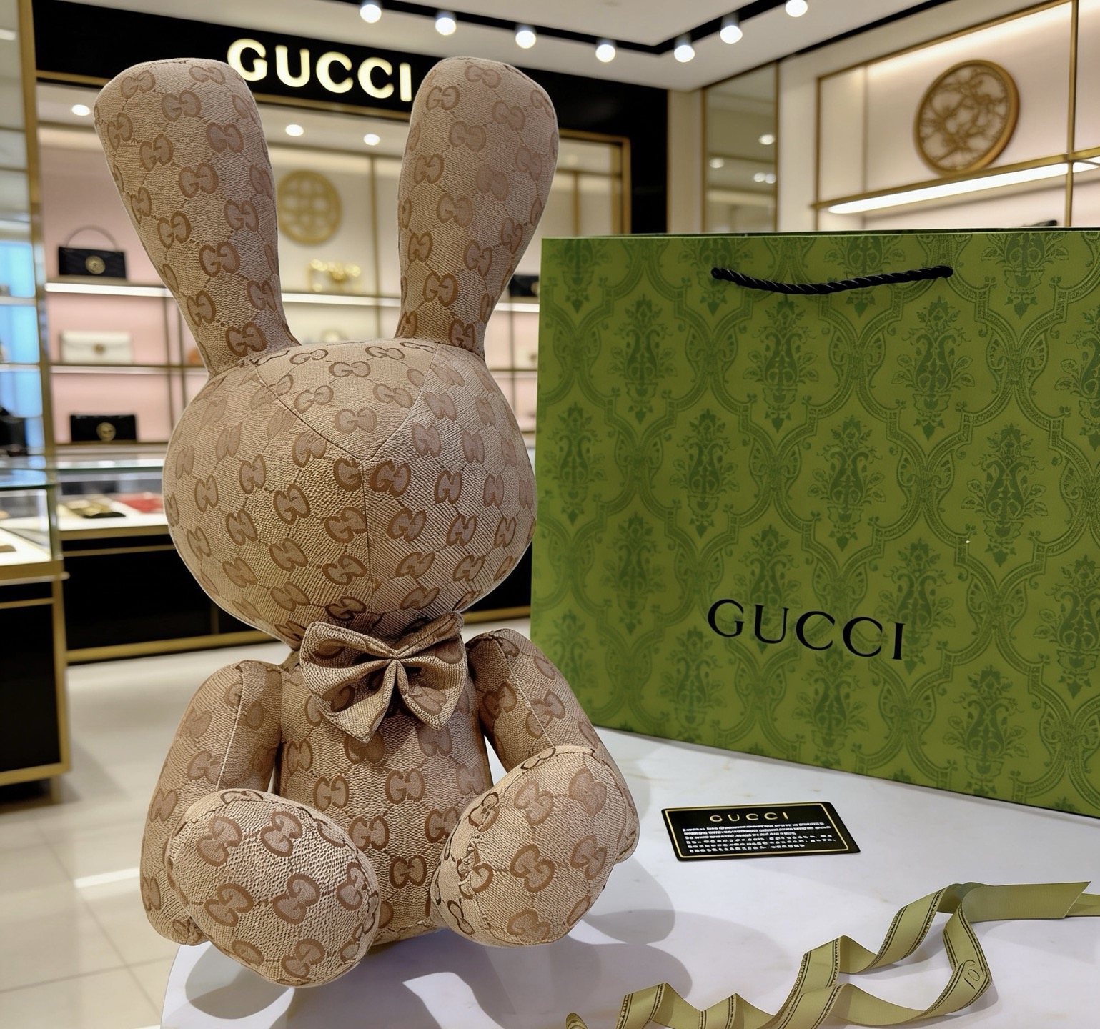 Gucci 来袭 古驰官网首发新品小兔兔玩偶独家高品质发售 出口法国订单新品发布 古驰的的一款小兔兔公仔