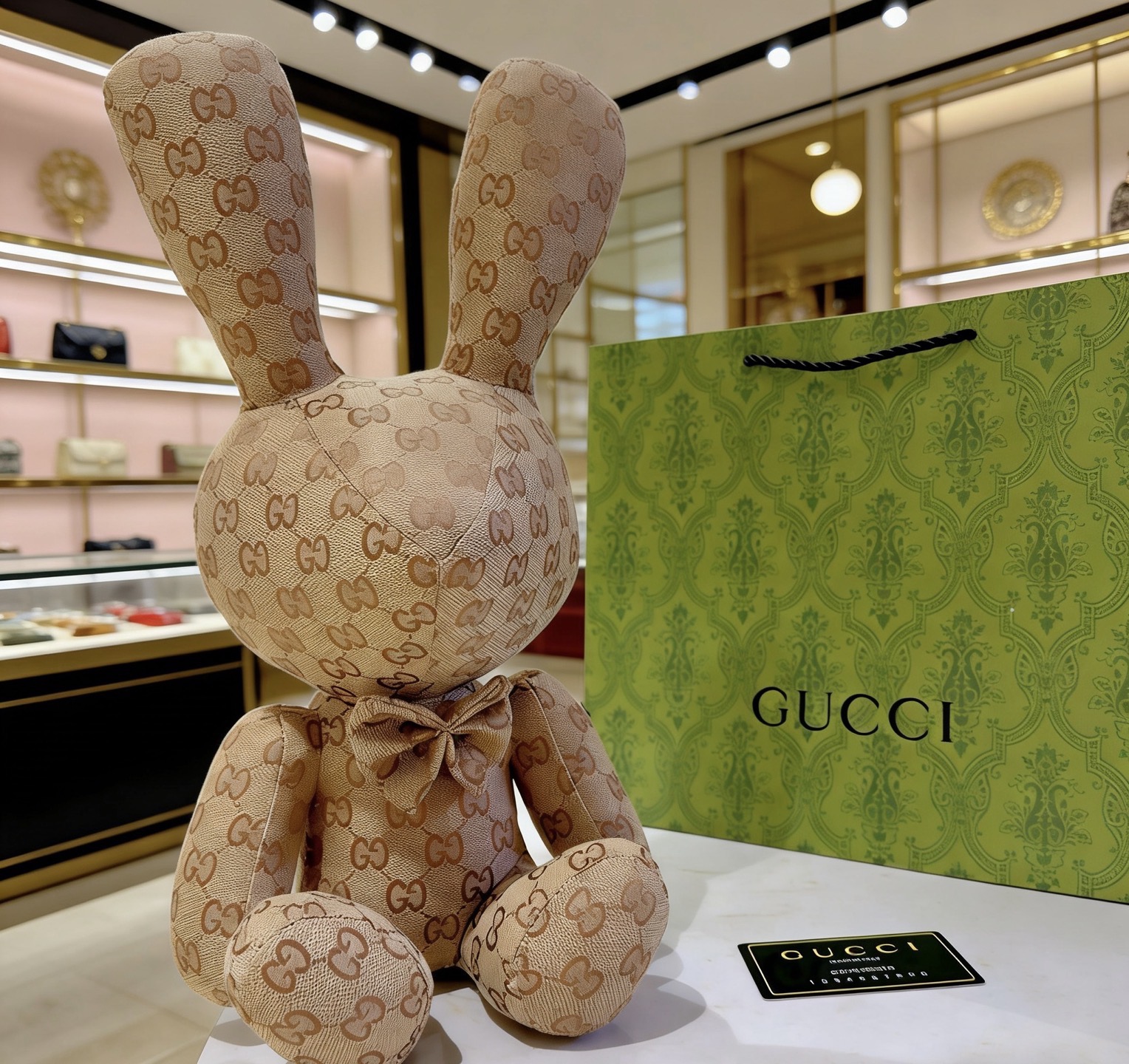Gucci 来袭 古驰官网首发新品小兔兔玩偶独家高品质发售 出口法国订单新品发布 古驰的的一款小兔兔公仔