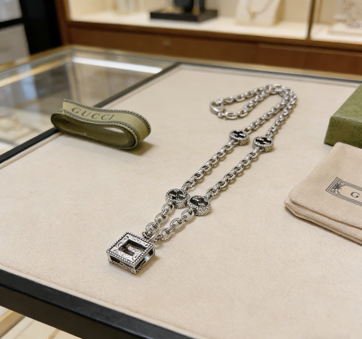 Gucci 不爆不发 抖音带货 首选 𝐆𝐮𝐜𝐜𝐢古驰项链最新款链条档次更高 Anger Forest系列双g设计理念 系列双搭古驰项链