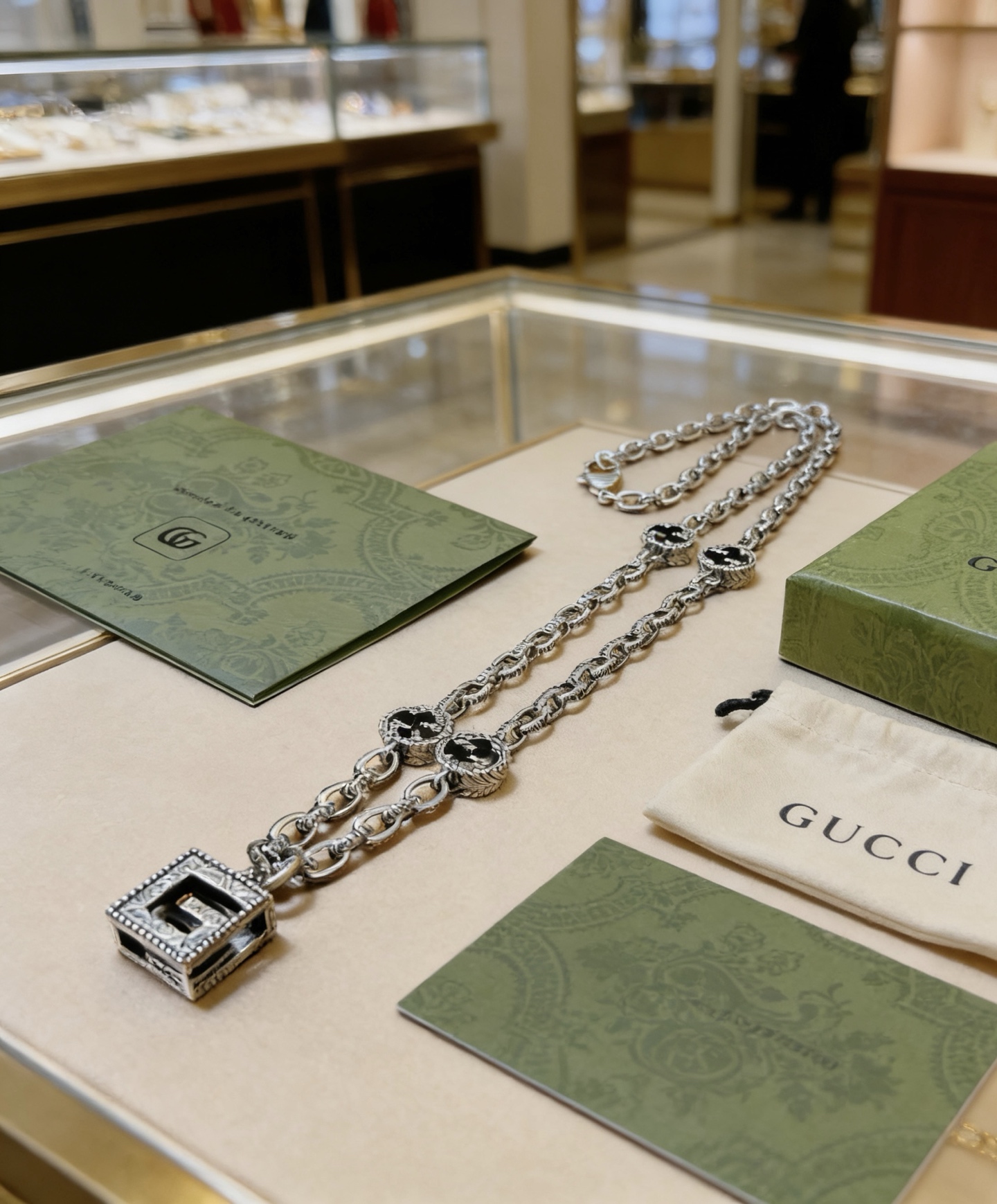 Gucci 不爆不发 抖音带货 首选 𝐆𝐮𝐜𝐜𝐢古驰项链最新款链条档次更高 Anger Forest系列双g设计理念 系列双搭古驰项链