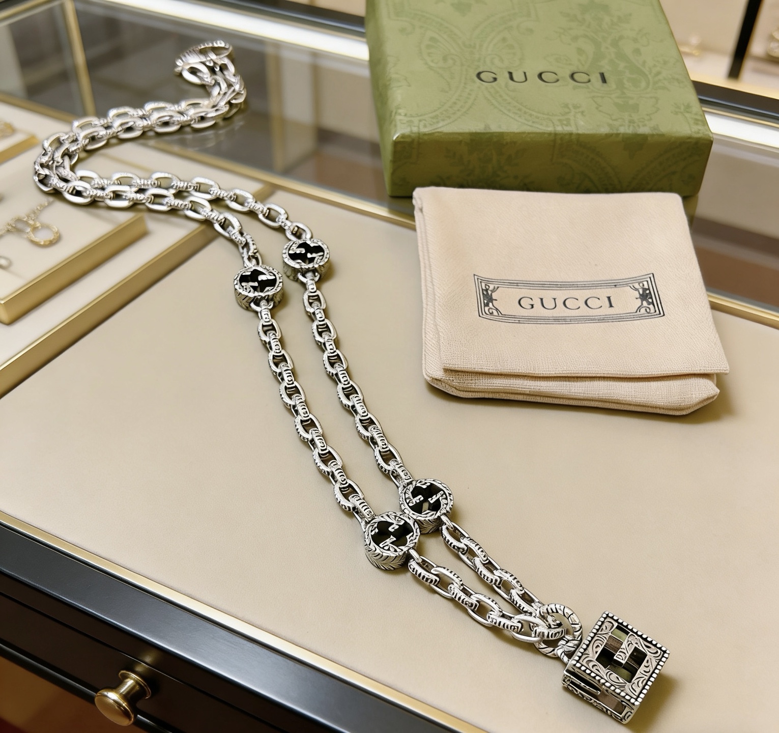 Gucci 不爆不发 抖音带货 首选 𝐆𝐮𝐜𝐜𝐢古驰项链最新款链条档次更高 Anger Forest系列双g设计理念 系列双搭古驰项链