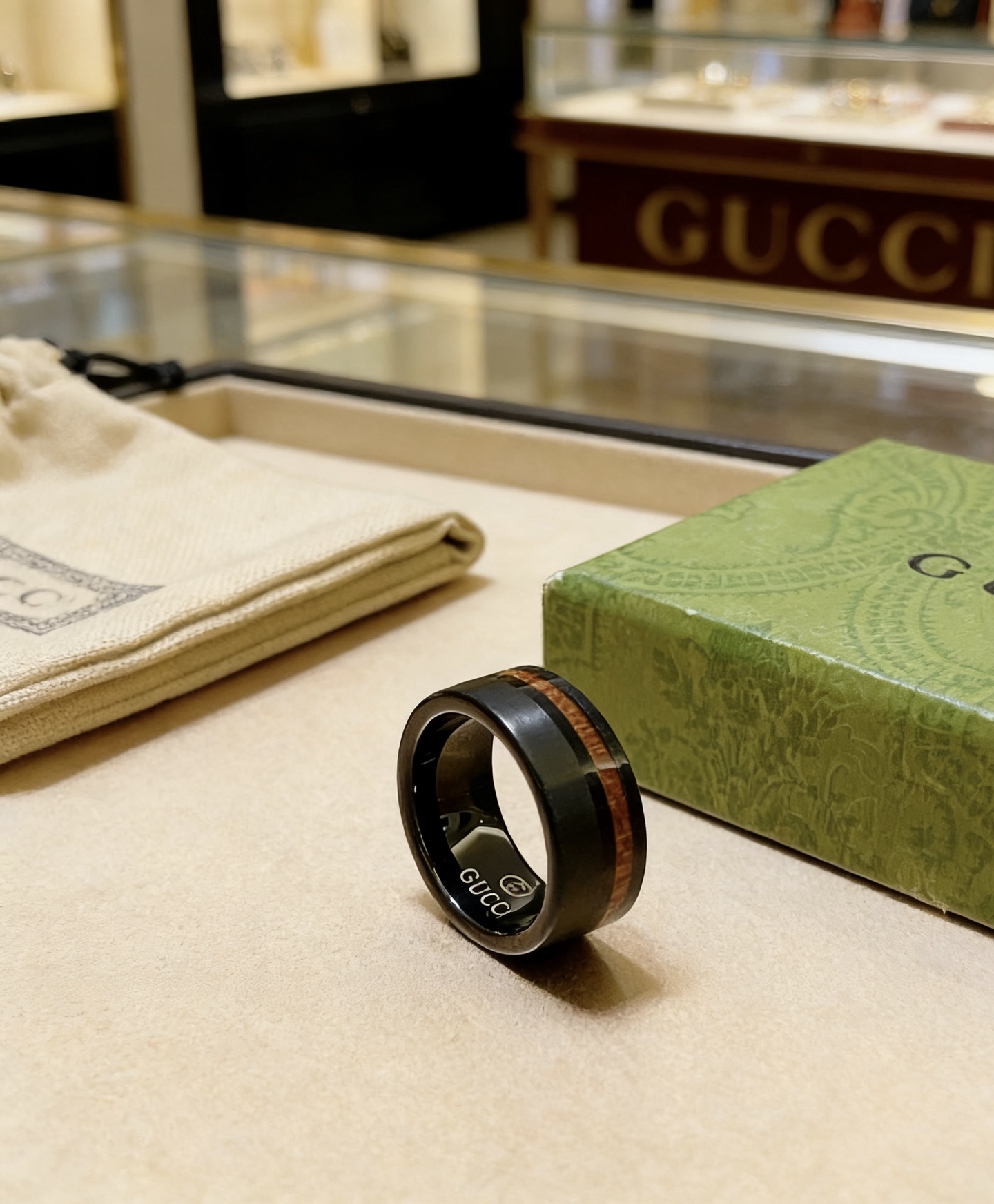 Gucci 𝐆𝐮𝐜𝐜𝐢古驰戒指最新款款式档次更高 Anger Forest系列v金质感沉沉双G纯手工制作工艺 古驰戒指 高端定制 镶嵌贝壳材质