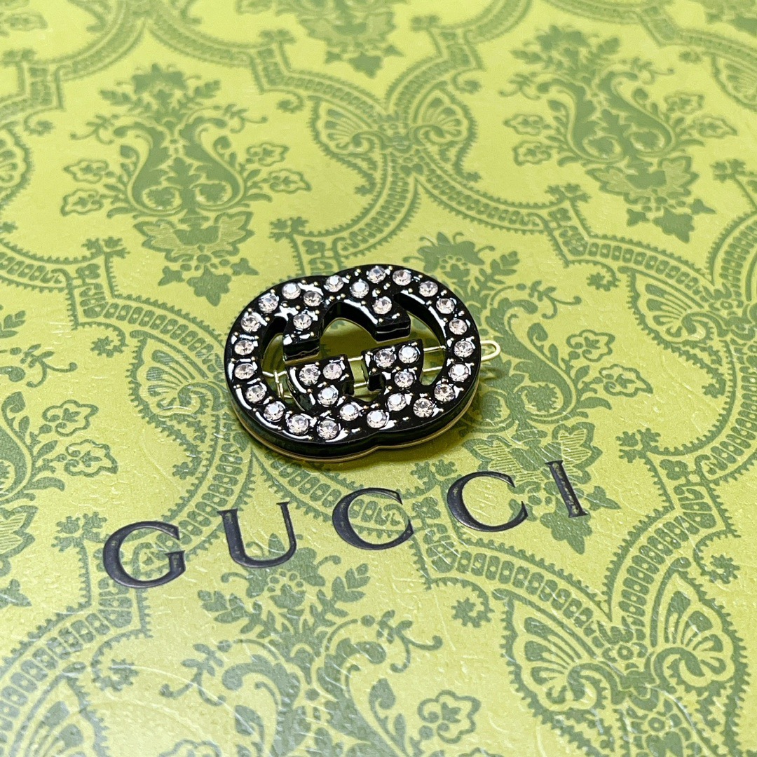 Gucci 古驰发夹GUCCi亚克力字母发夹
