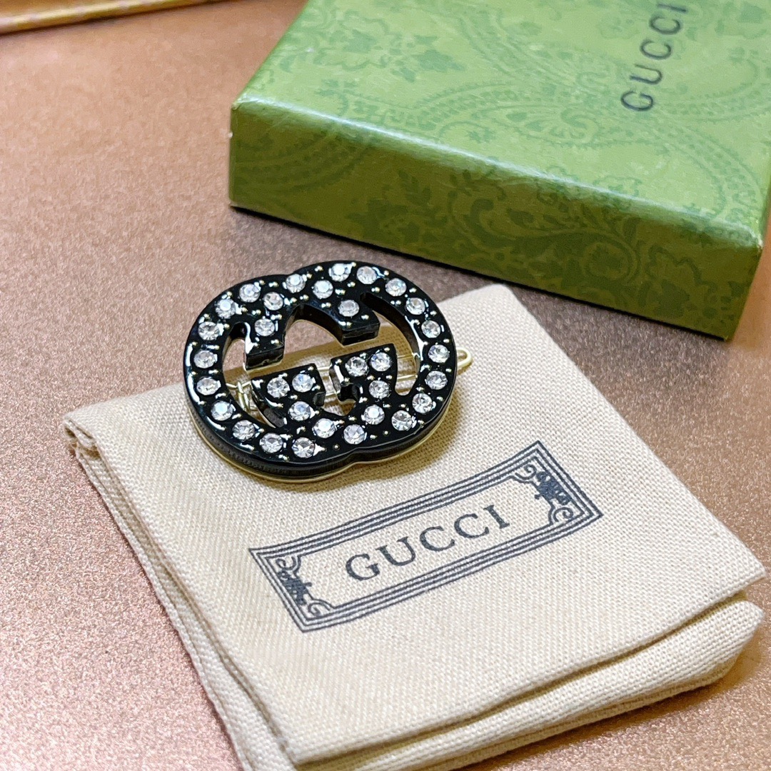 Gucci 古驰发夹GUCCi亚克力字母发夹