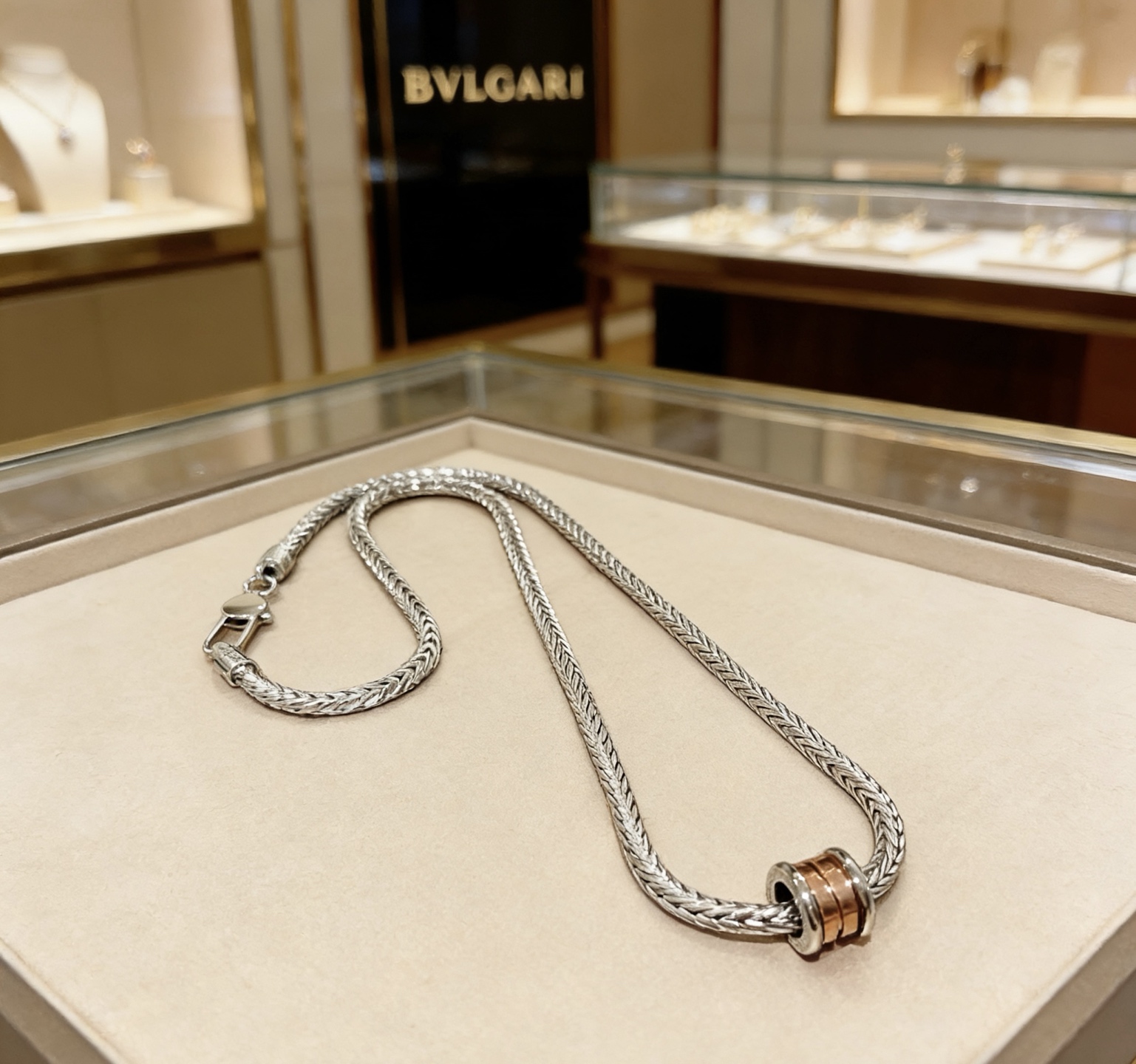 Bvlgari 宝格丽项链V金材质 BVLGARI宝格丽 DIVAS‘ DREAM 系列 品相完美