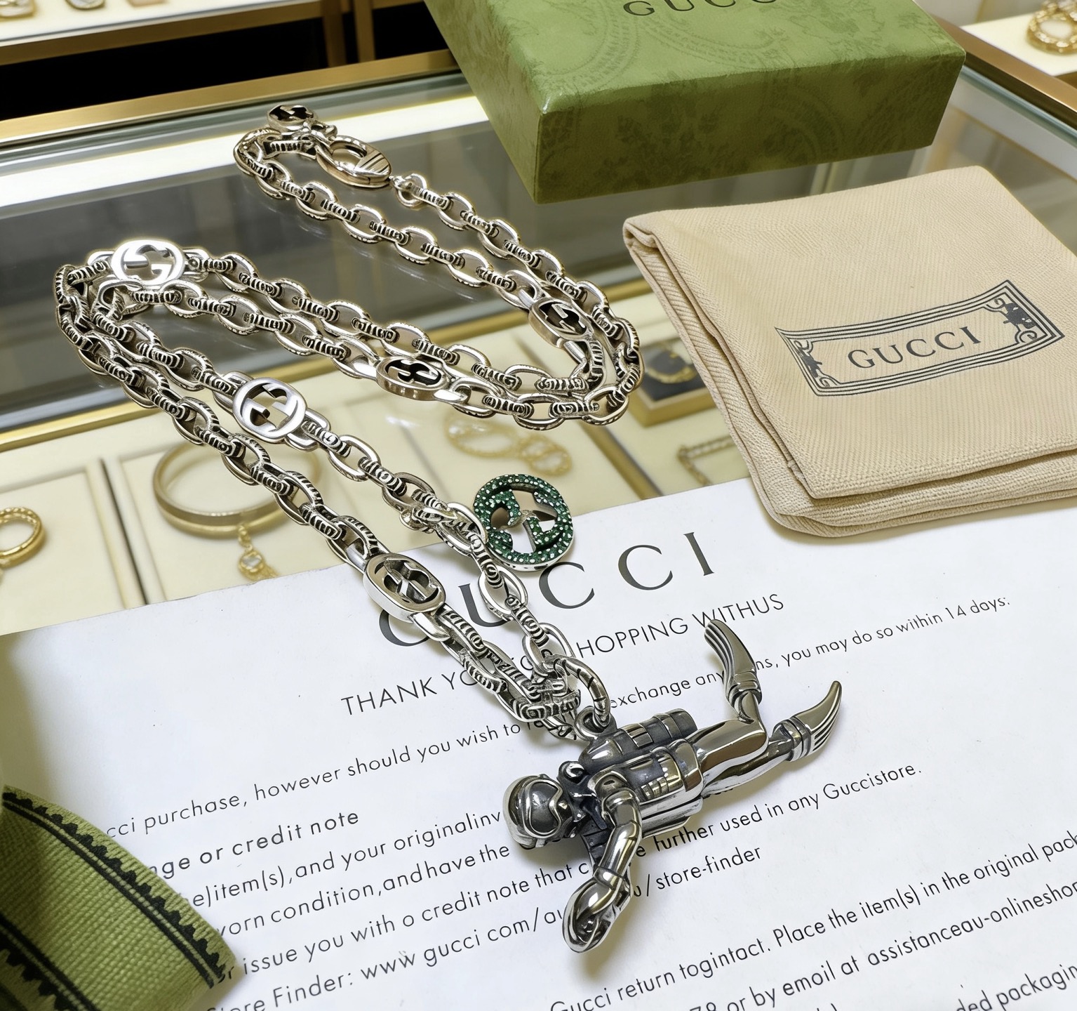 Gucci 新品发布 𝐆𝐮𝐜𝐜𝐢古驰项链最新款链条档次更高 Anger Forest系列双G 款古驰上衣模型 艺术设计理念宫廷 项链系列 文艺项链 服饰瞬间高级感